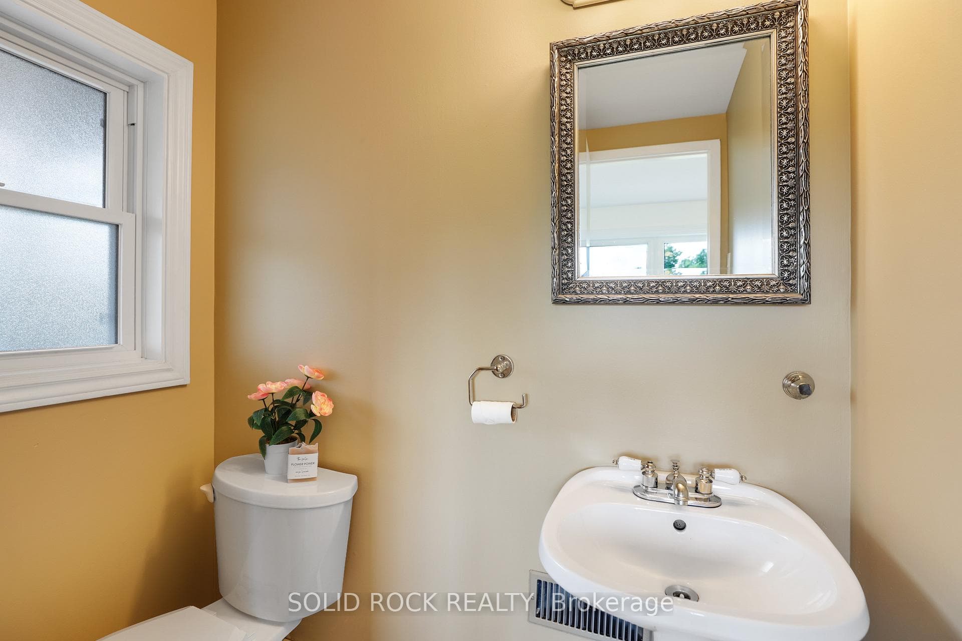 Main Floor 3-piece bathroom