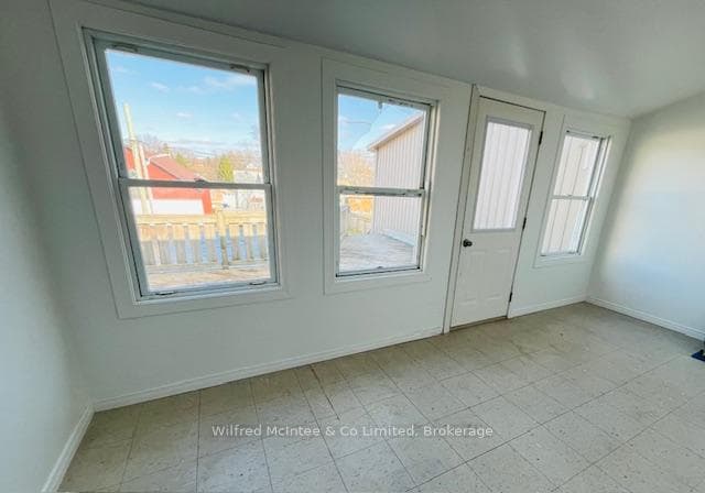 82/84 Elora Street photo 3