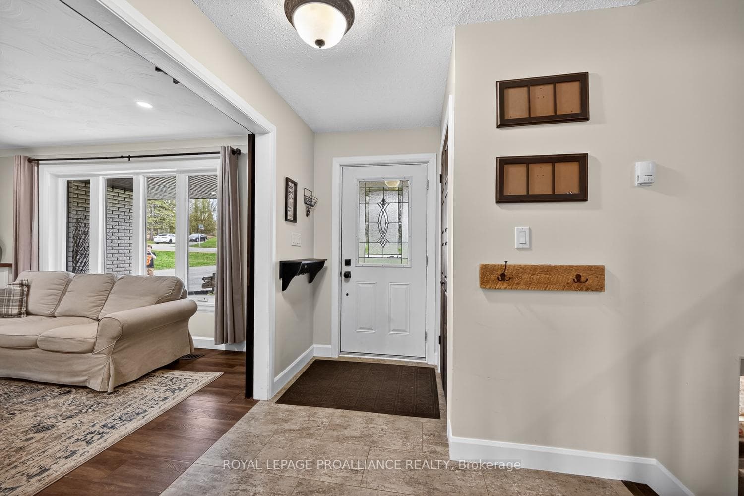 9 Willow Drive photo 4