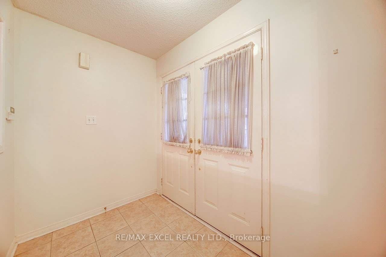175 Shepton Way Unit Upper photo 3