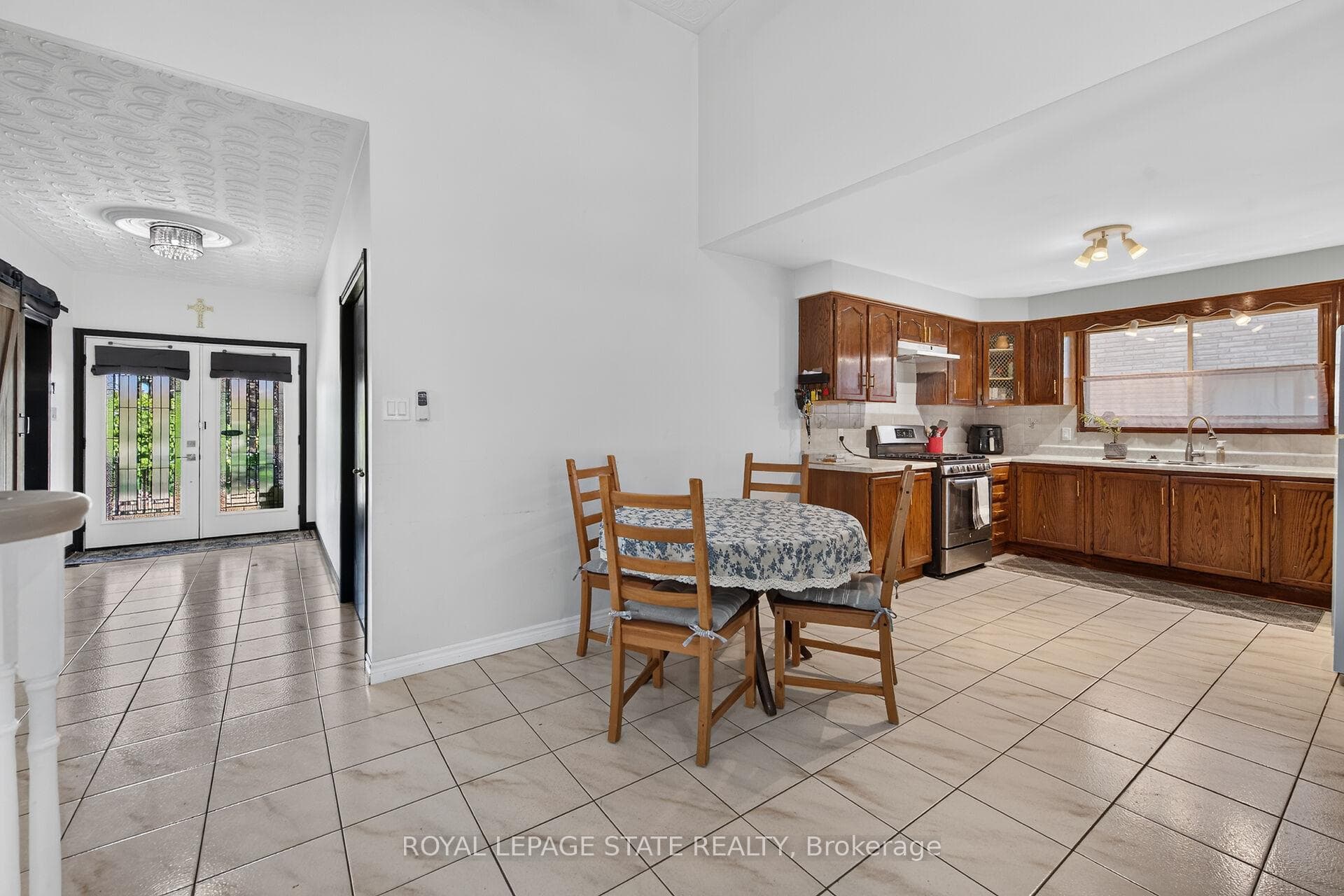 15 Ellen Avenue photo 17