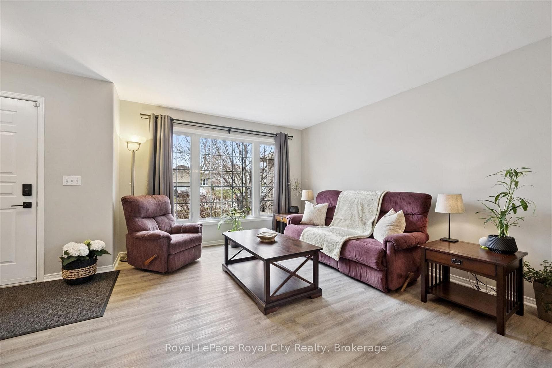 119 Meadowridge Drive photo 2