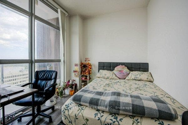 60 Frederick Street Unit 1809 photo 15