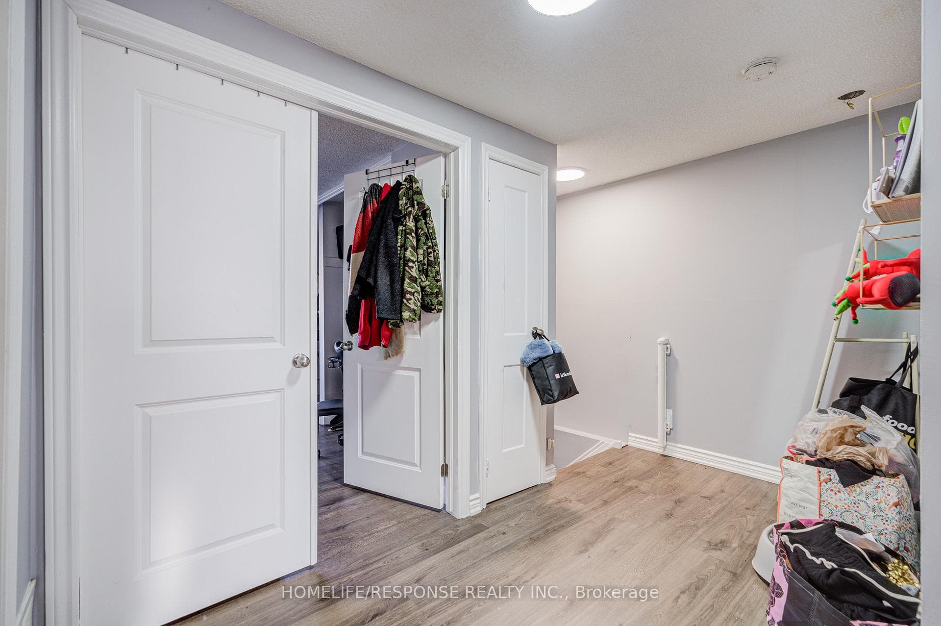 93 HANSEN Road Unit 7 photo 17