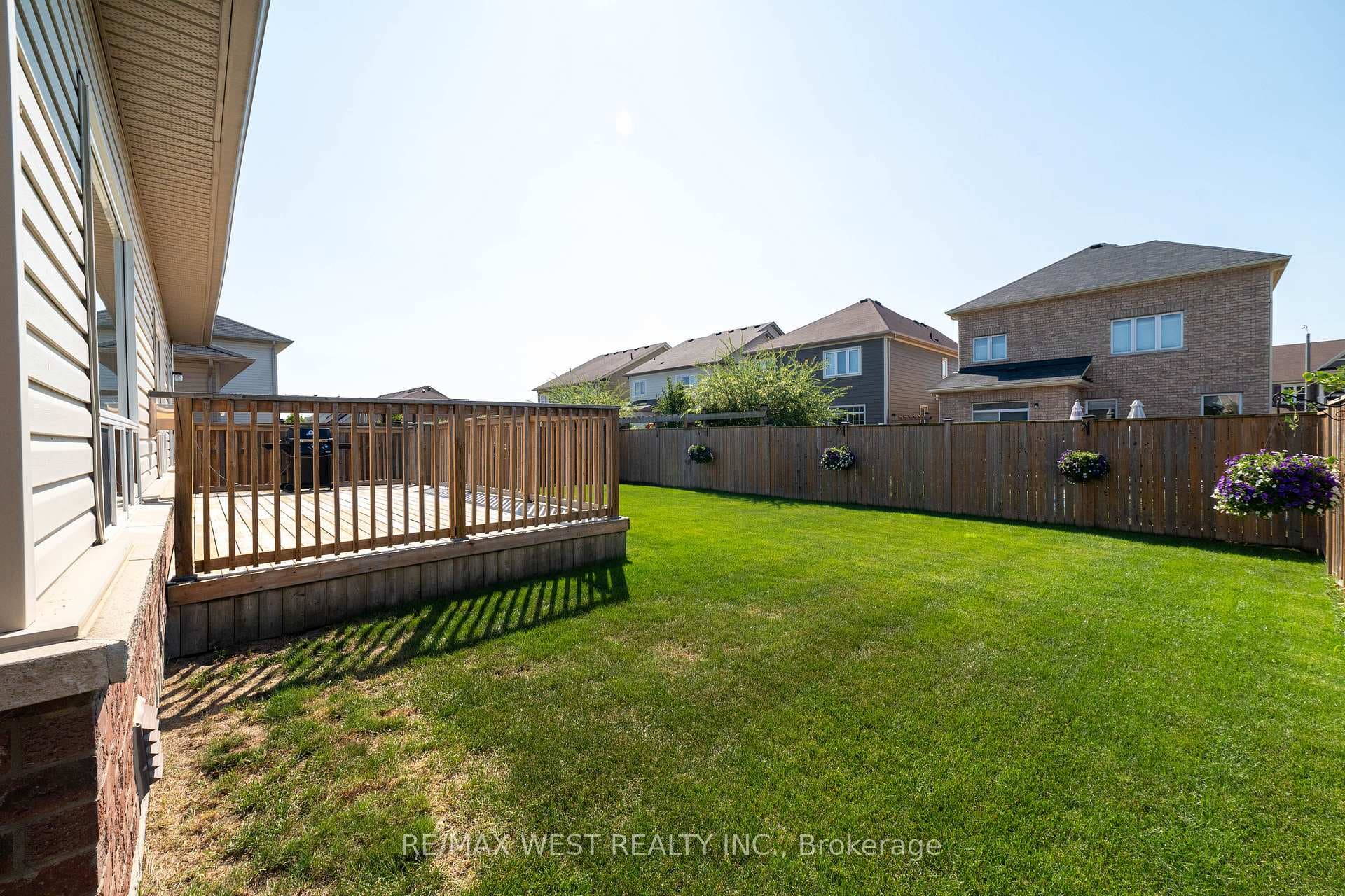 4422 Mann Street photo 24