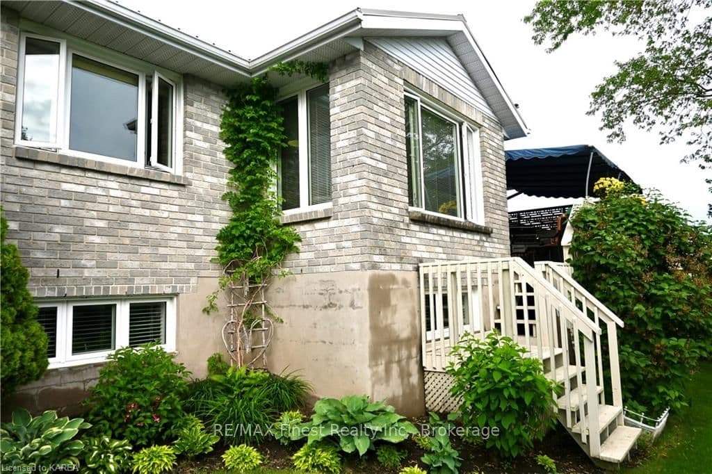 1146 LANCASTER Drive photo 41