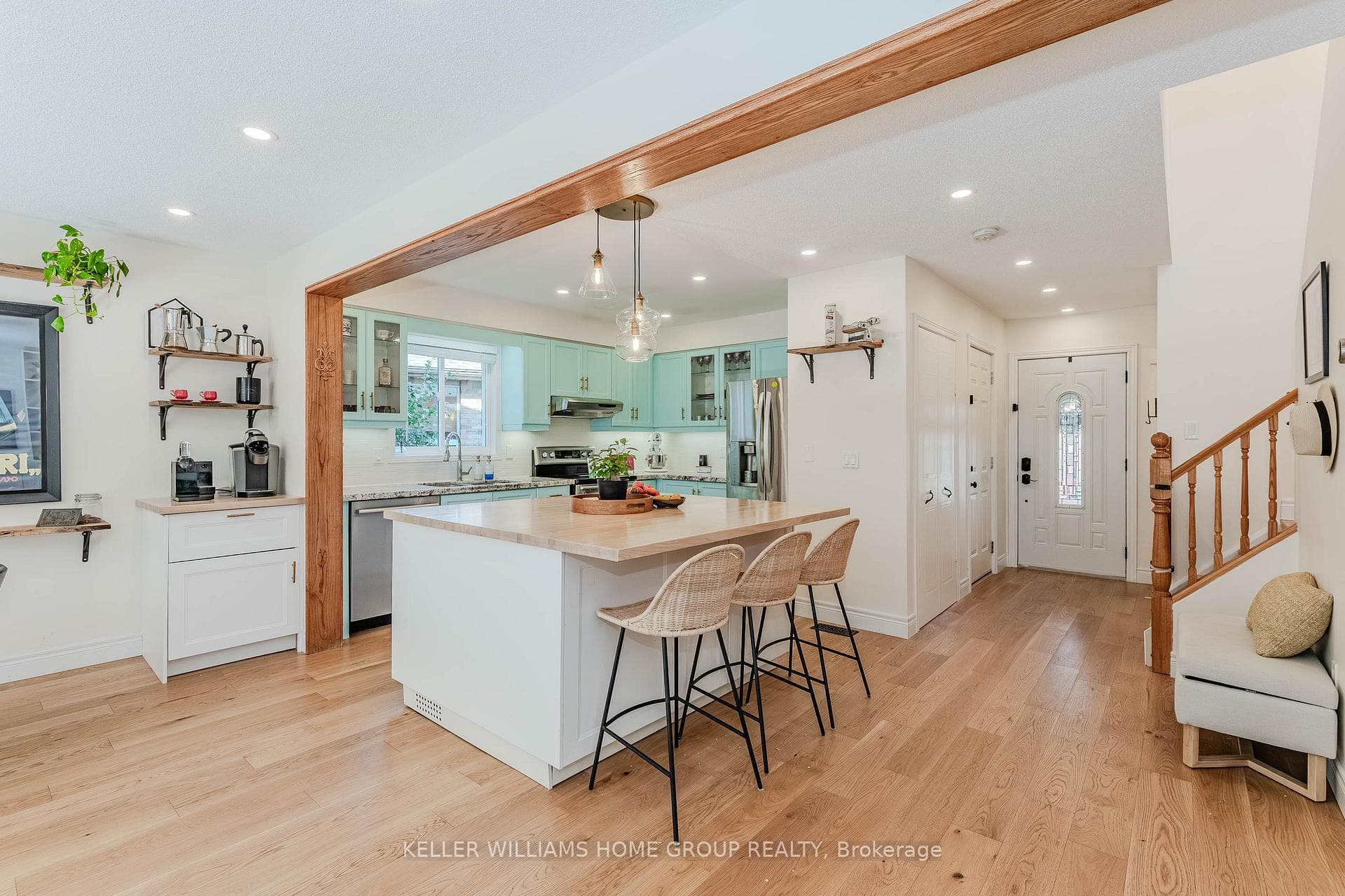 28 Thompson Drive photo 7