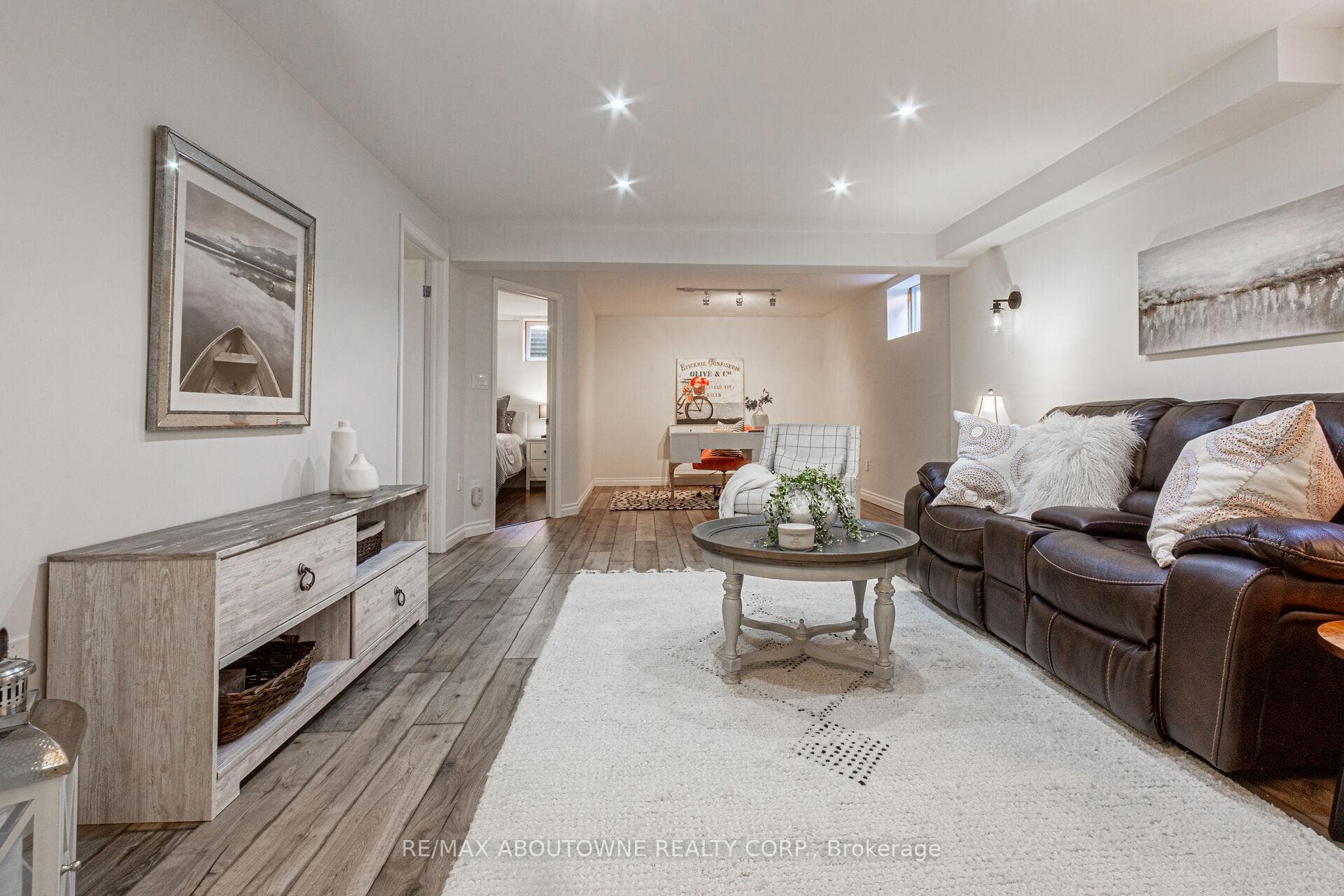 1227 Nathaniel Crescent photo 20