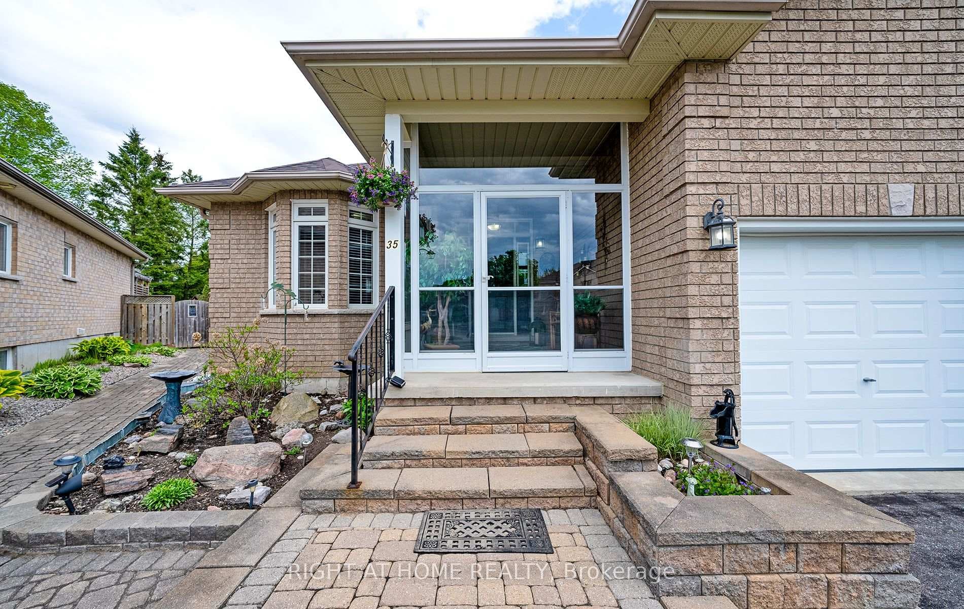 35 Sadler Crescent photo 2