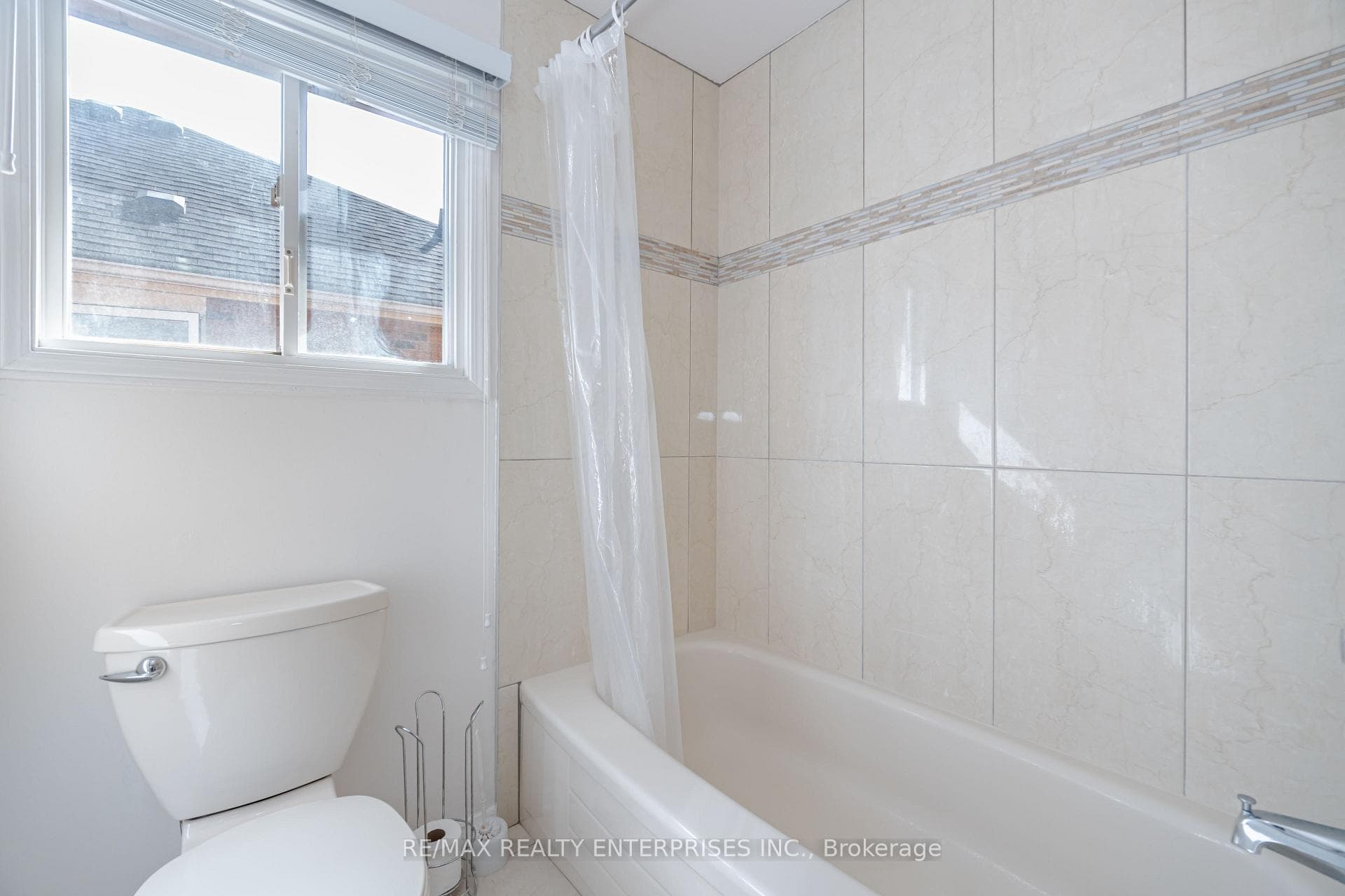 27 Corby Road photo 26