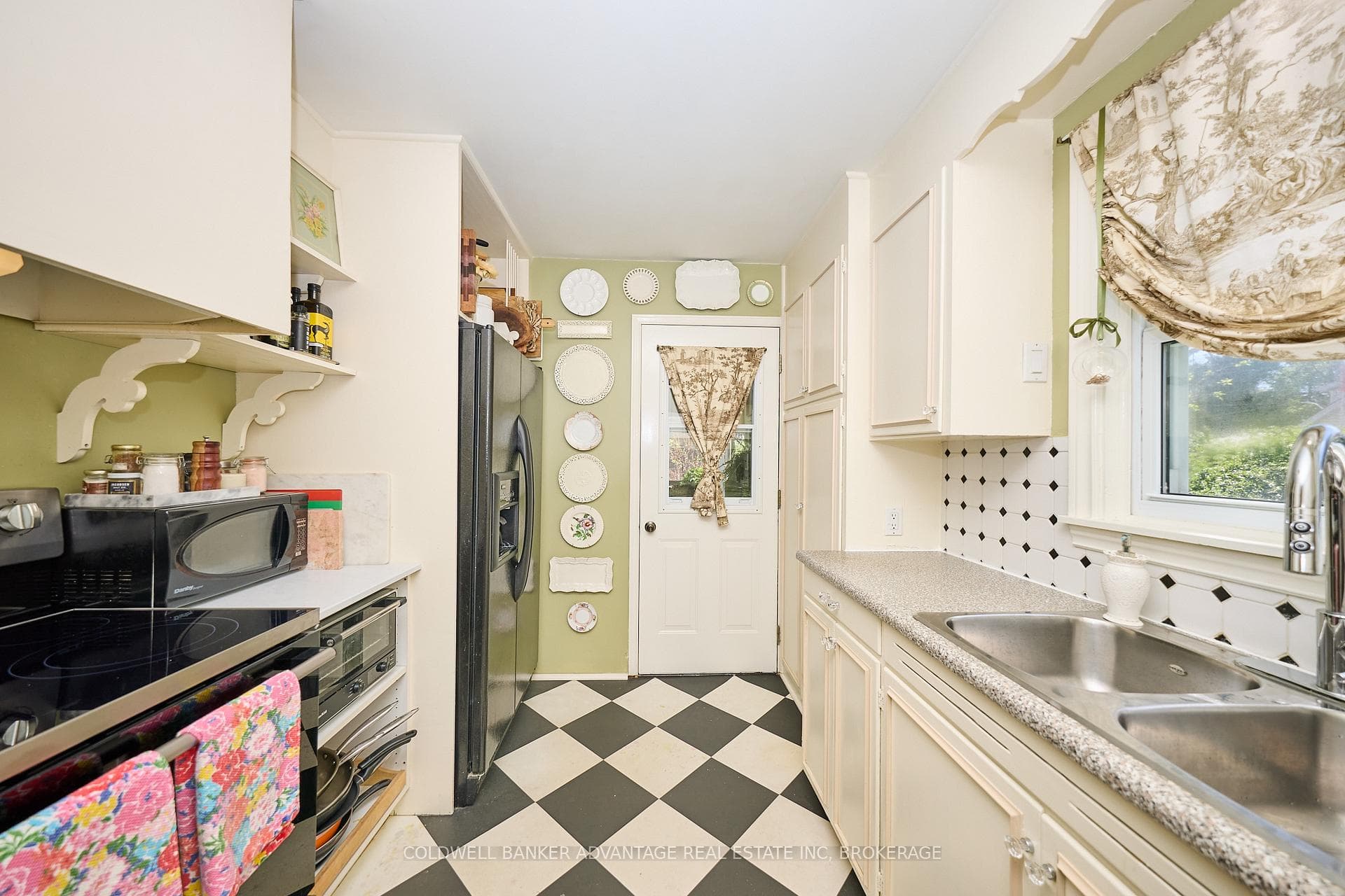 159 Merritt Street photo 23