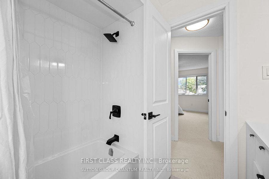 1144 Jamesway Boulevard photo 12