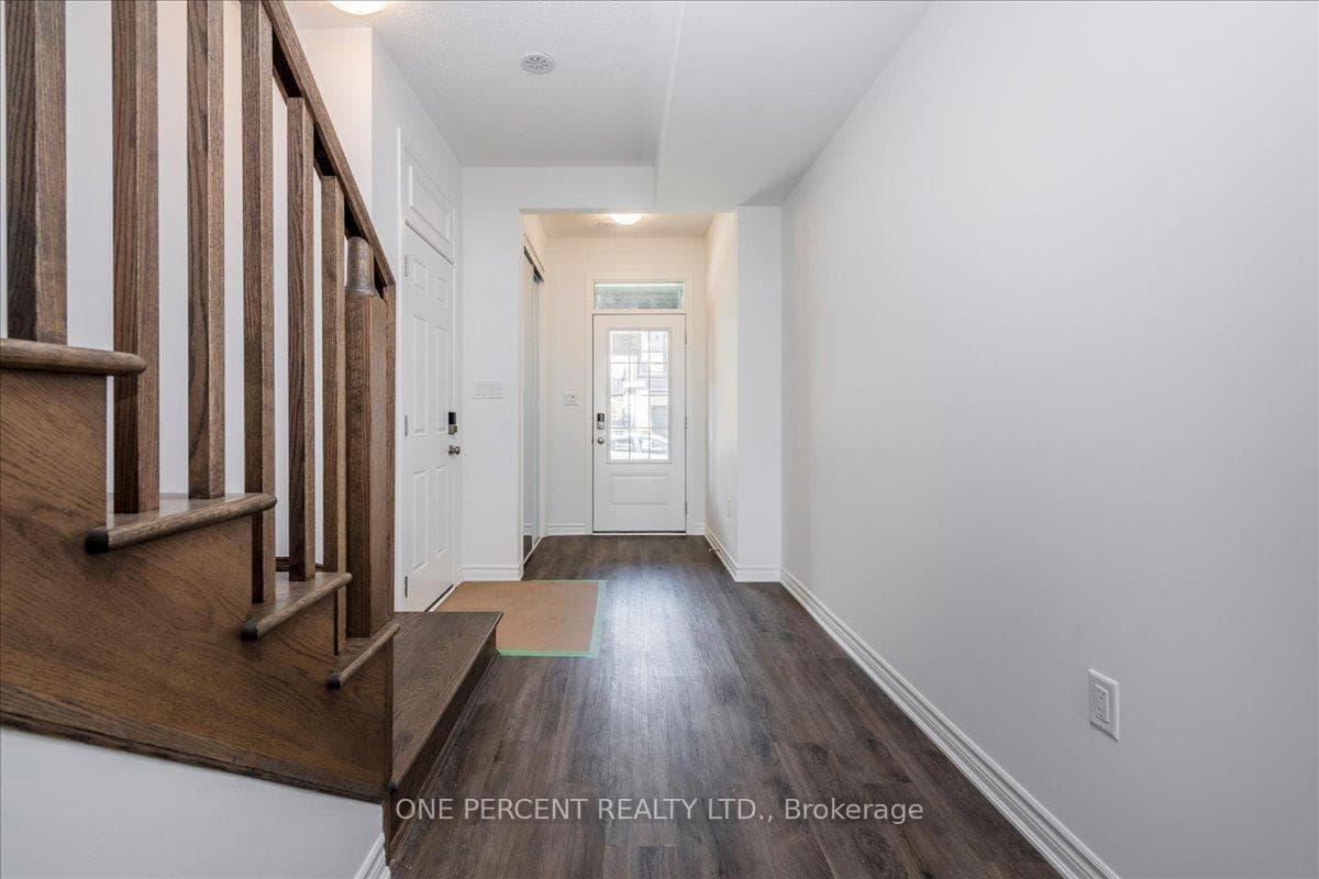 16 Pearen Lane photo 6