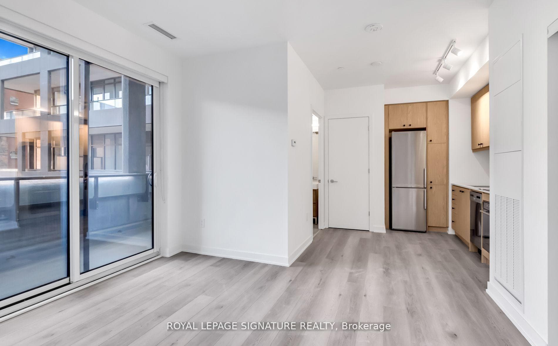 9 Tecumseth Street Unit 403 photo 5