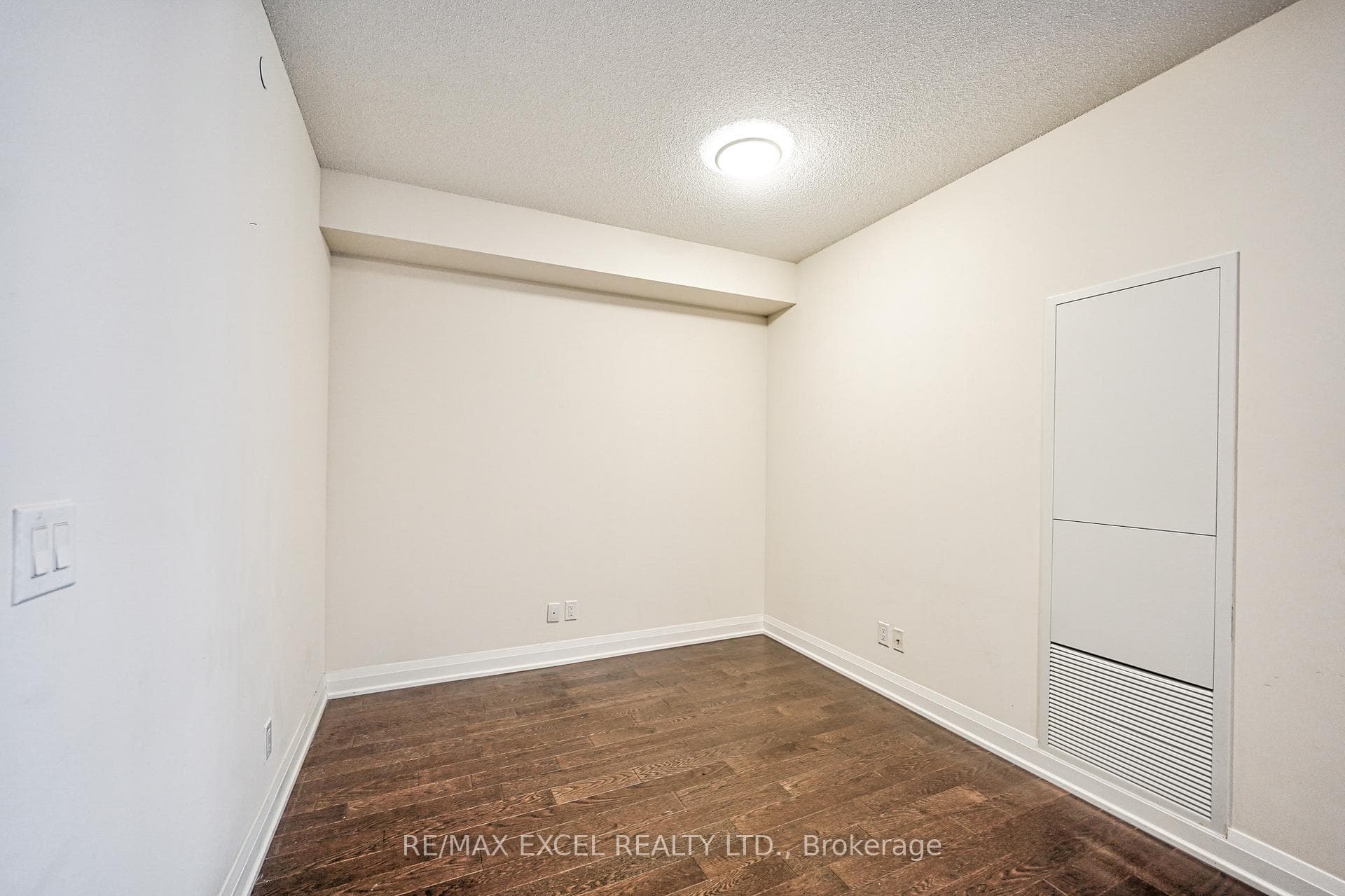 28 Uptown Drive Unit 728 photo 7