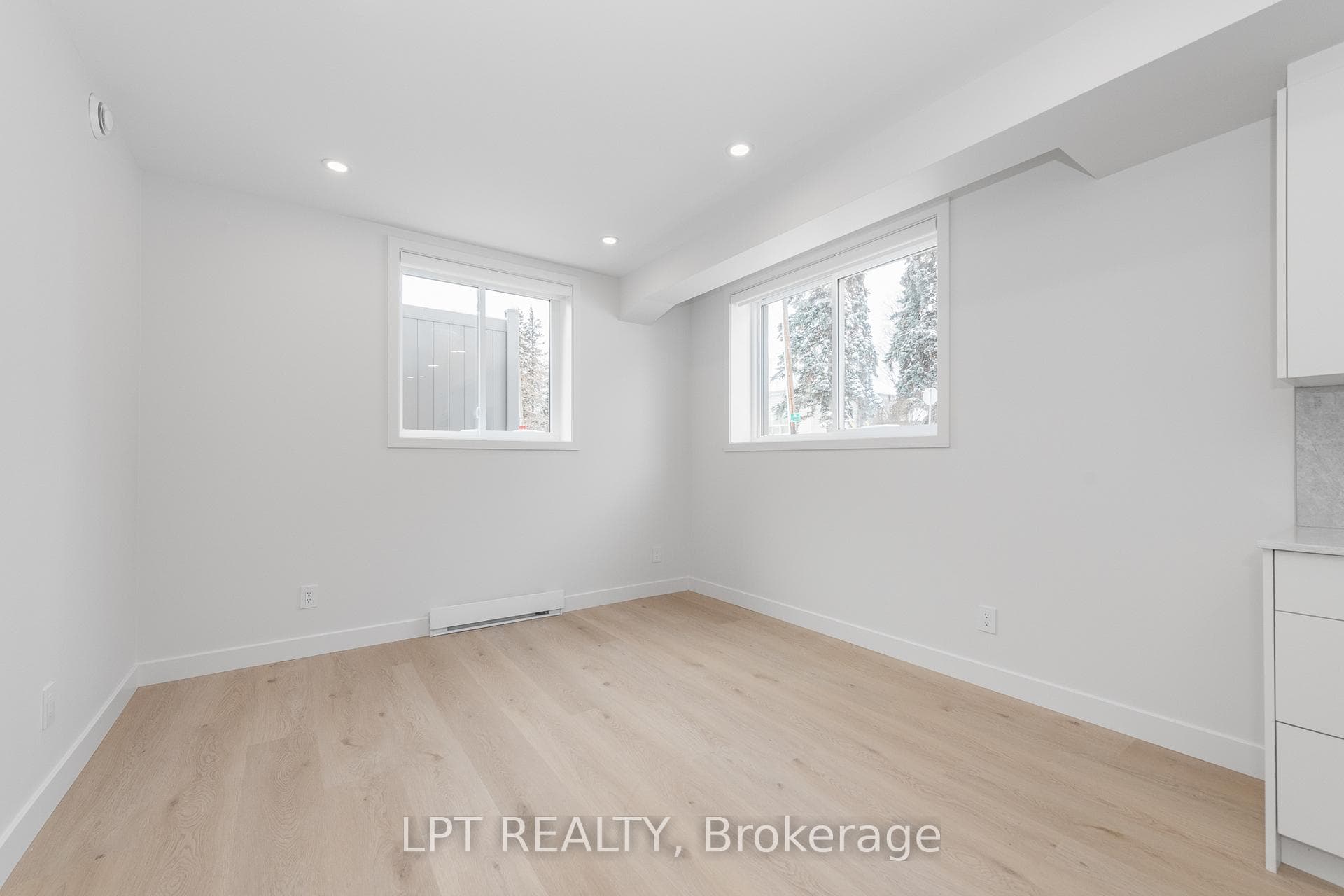 319 Shakespeare Street Unit 7 photo 7