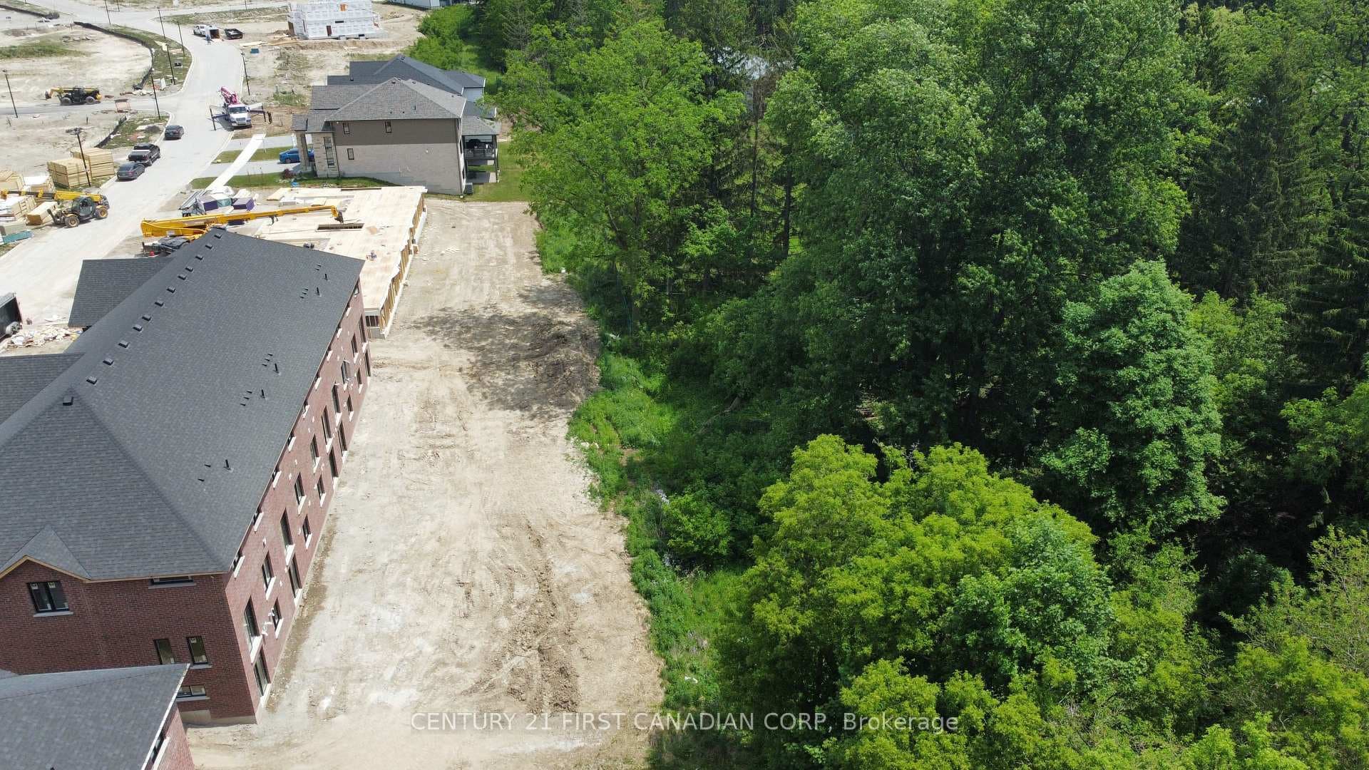 6901 HEATHWOODS Avenue photo 5