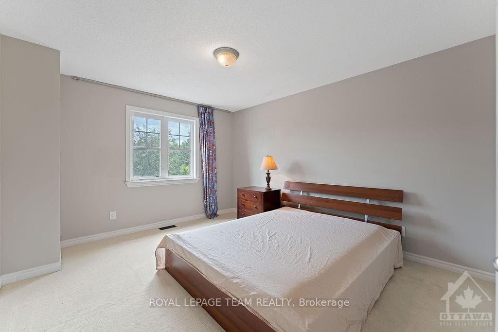 105 PANISSET Avenue photo 24