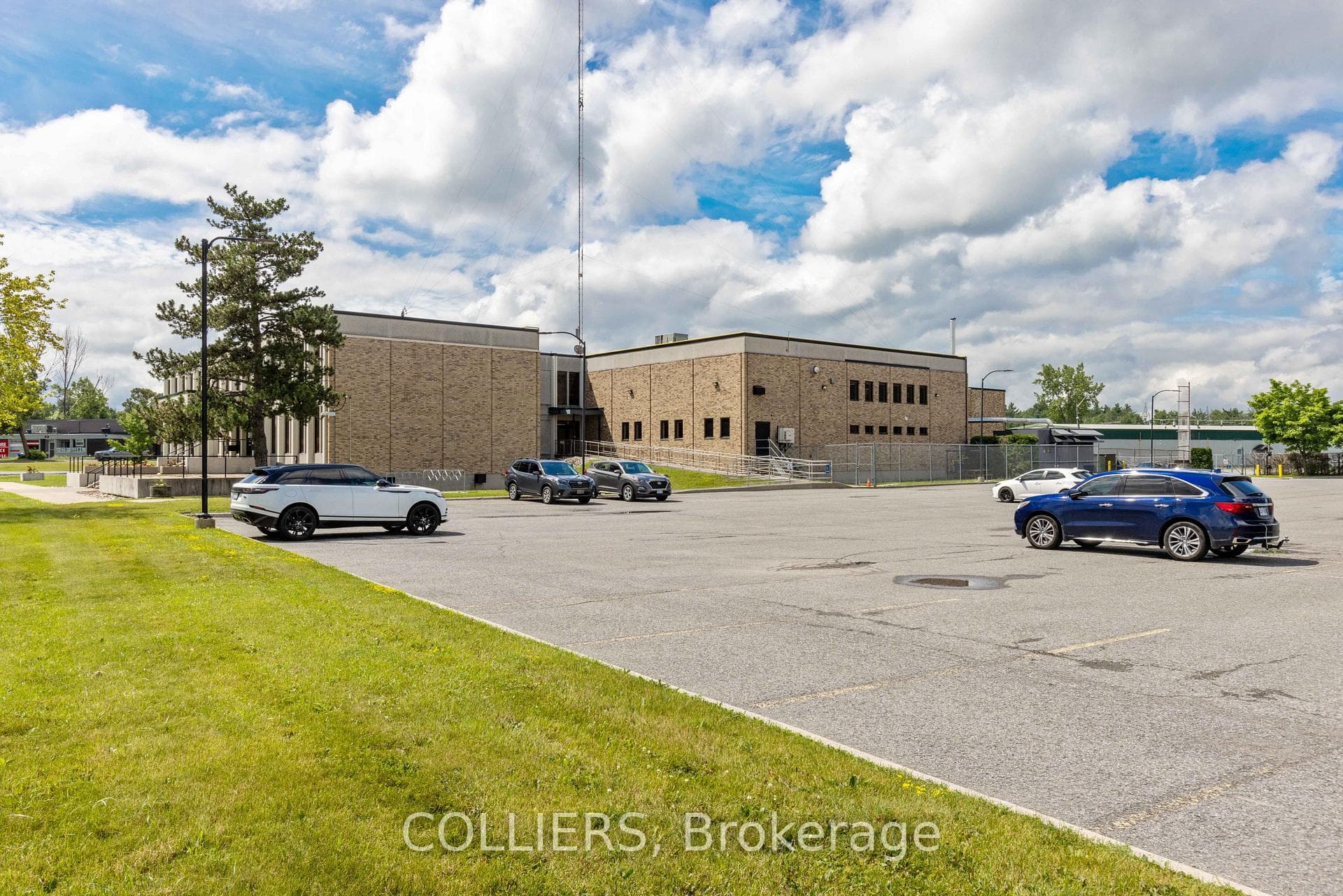 1970 Merivale Road Unit 103A & 103B photo 10