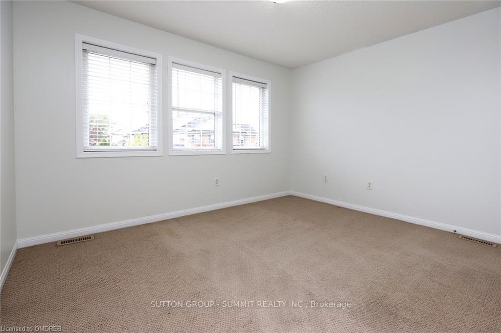 4034 DONNIC Drive photo 27