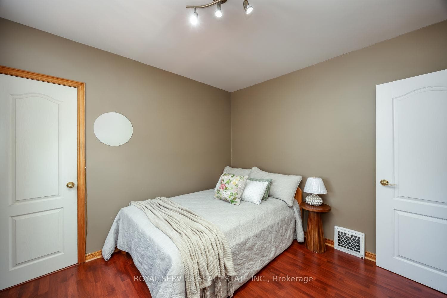 388 Dublin Street photo 21