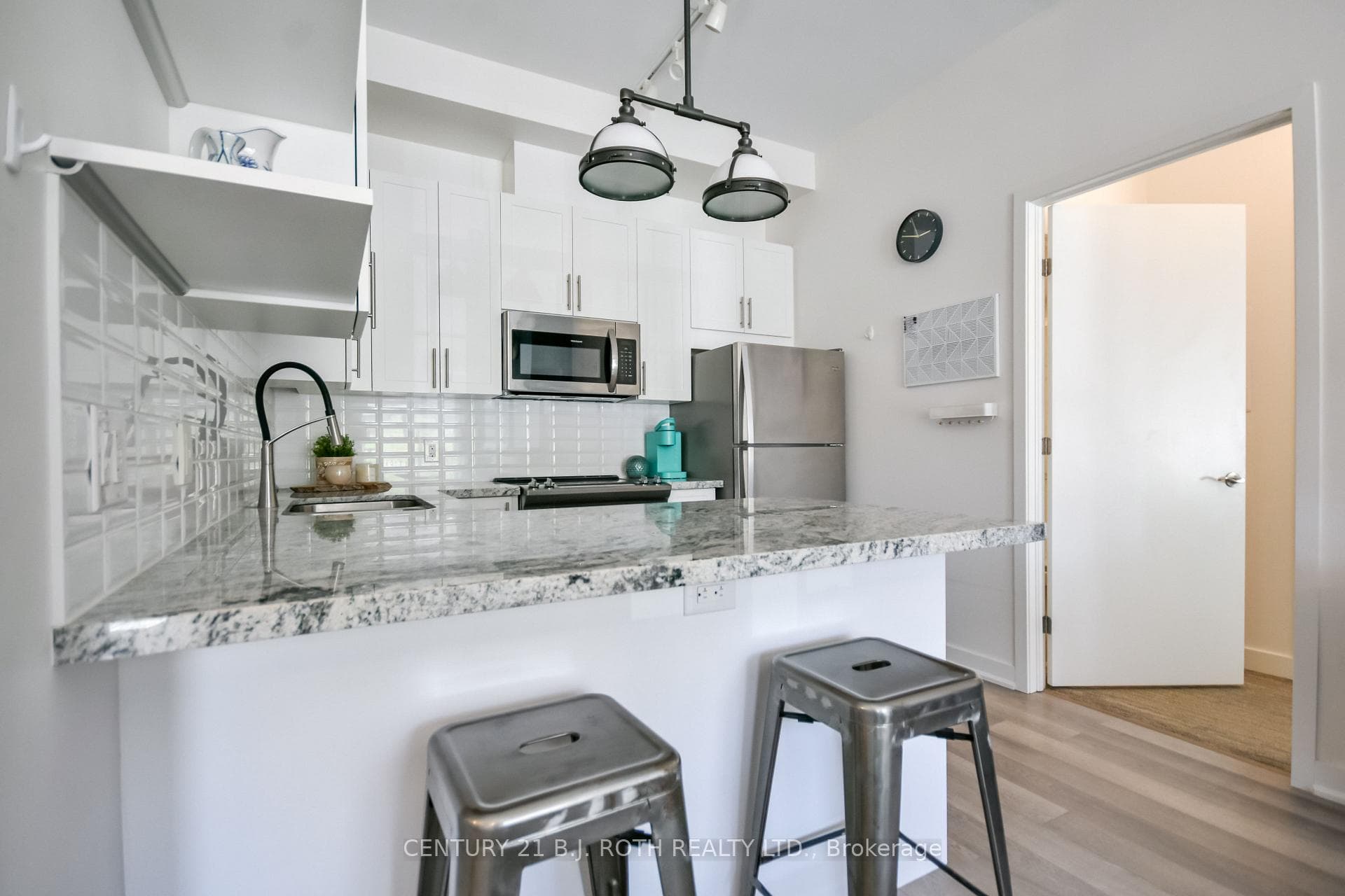 40 Horseshoe Boulevard Unit 107 photo 12