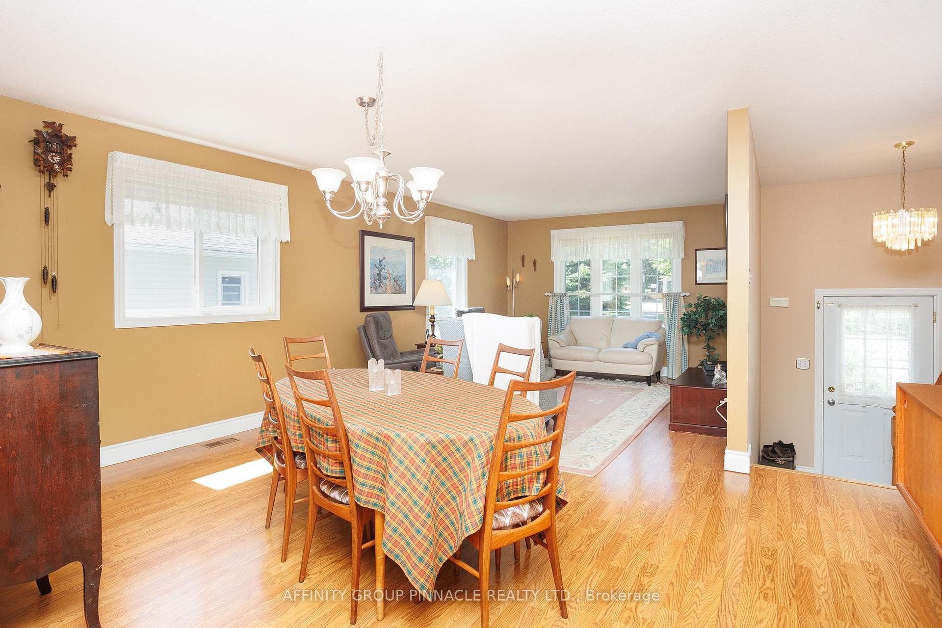 476 Bay Street photo 6
