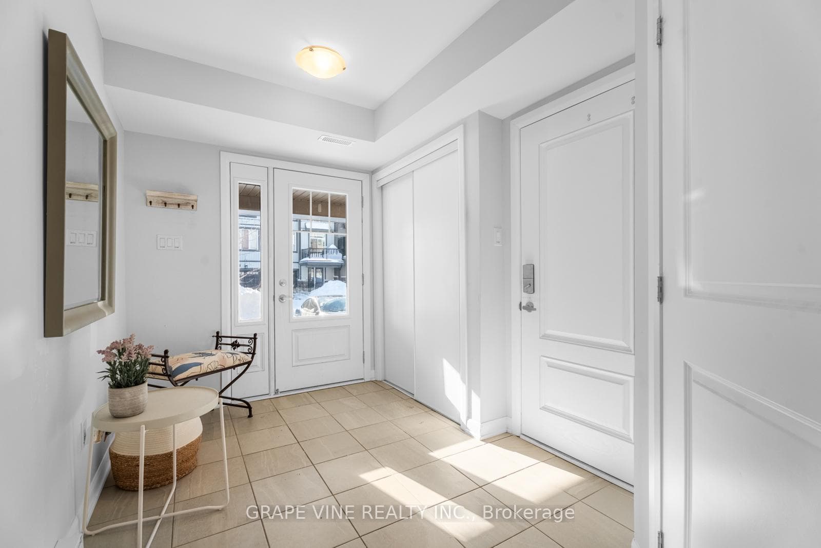 Ground level foyer