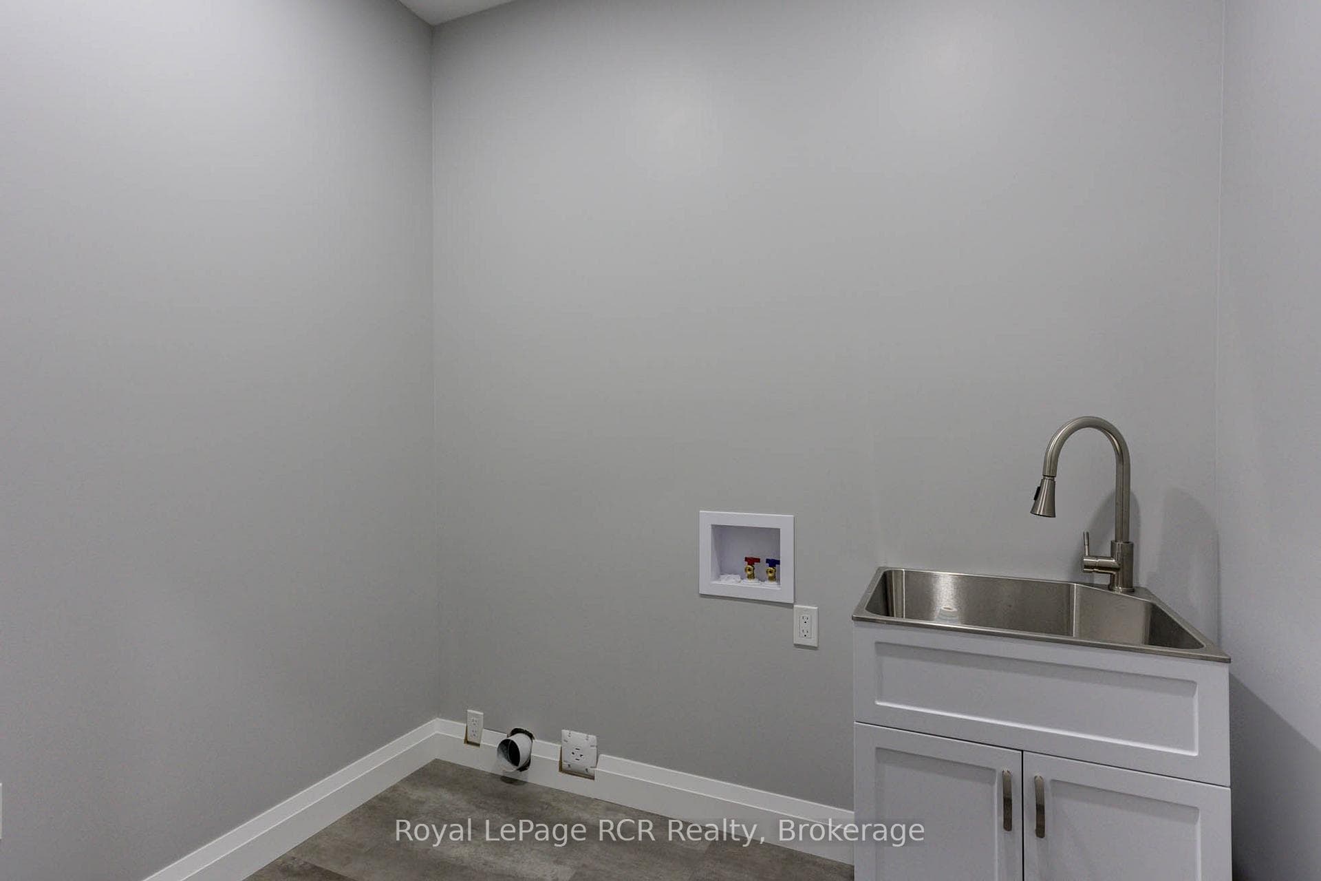 274 Queen Street photo 19
