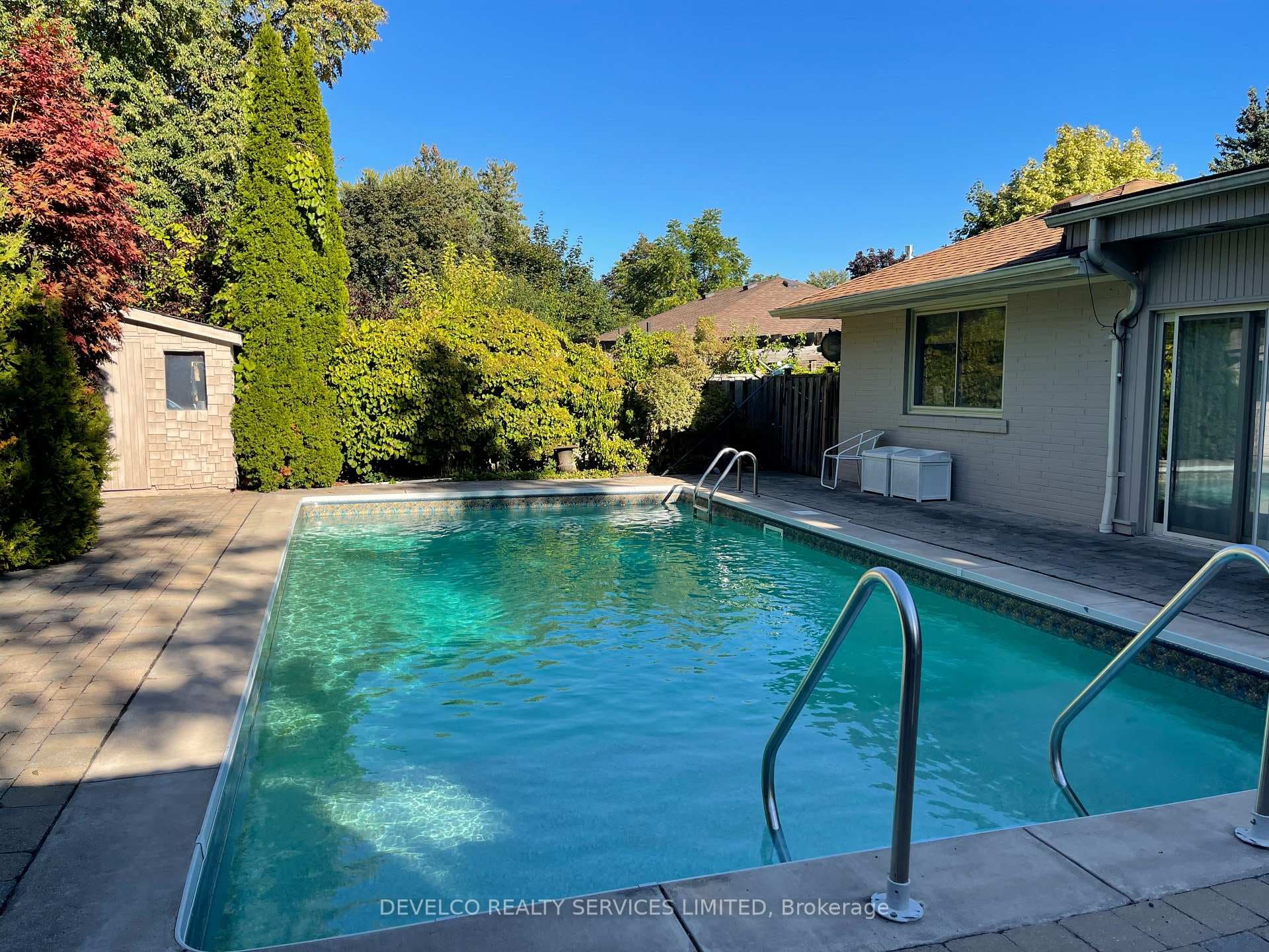 373 Kerrybrook Drive photo 8