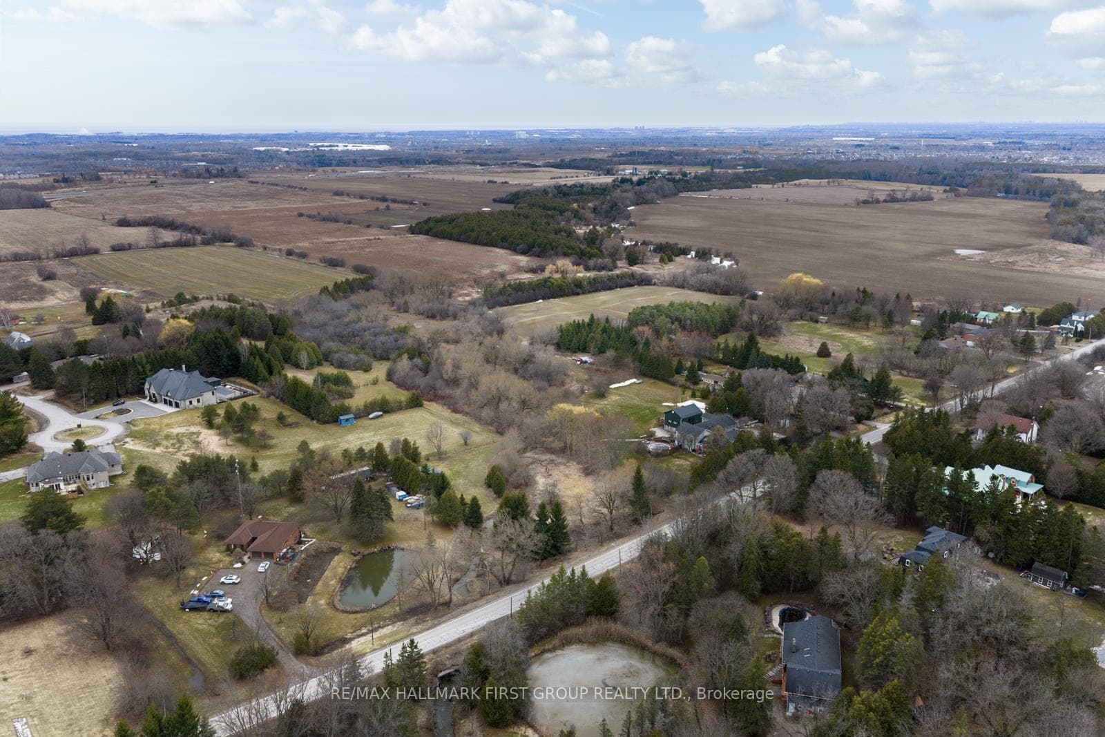 83 Columbus Road photo 3