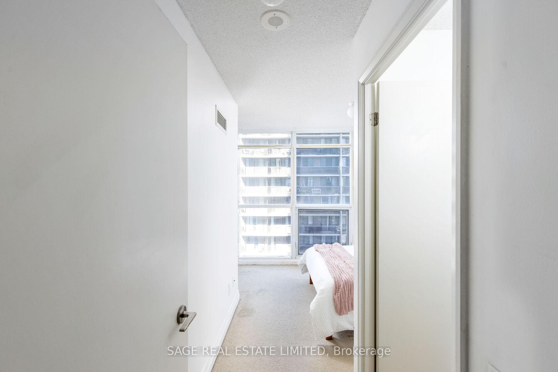 25 Carlton Street Unit 1308 photo 14