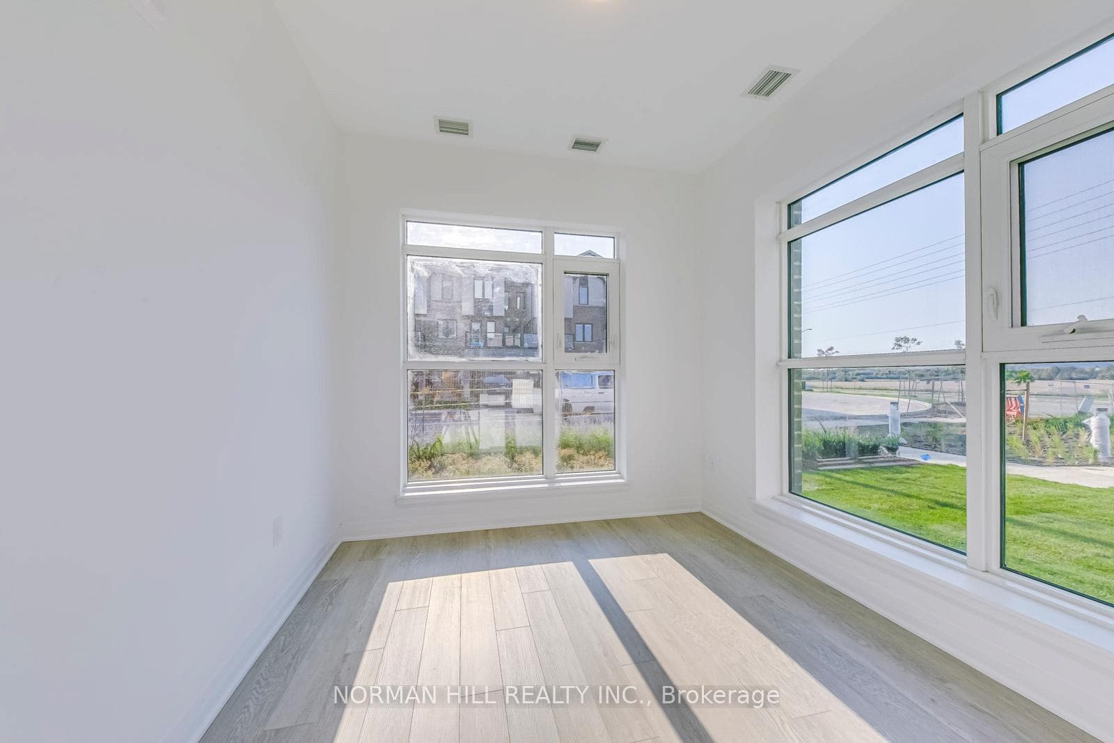 480 Gordon Krantz Avenue Unit 107 photo 27
