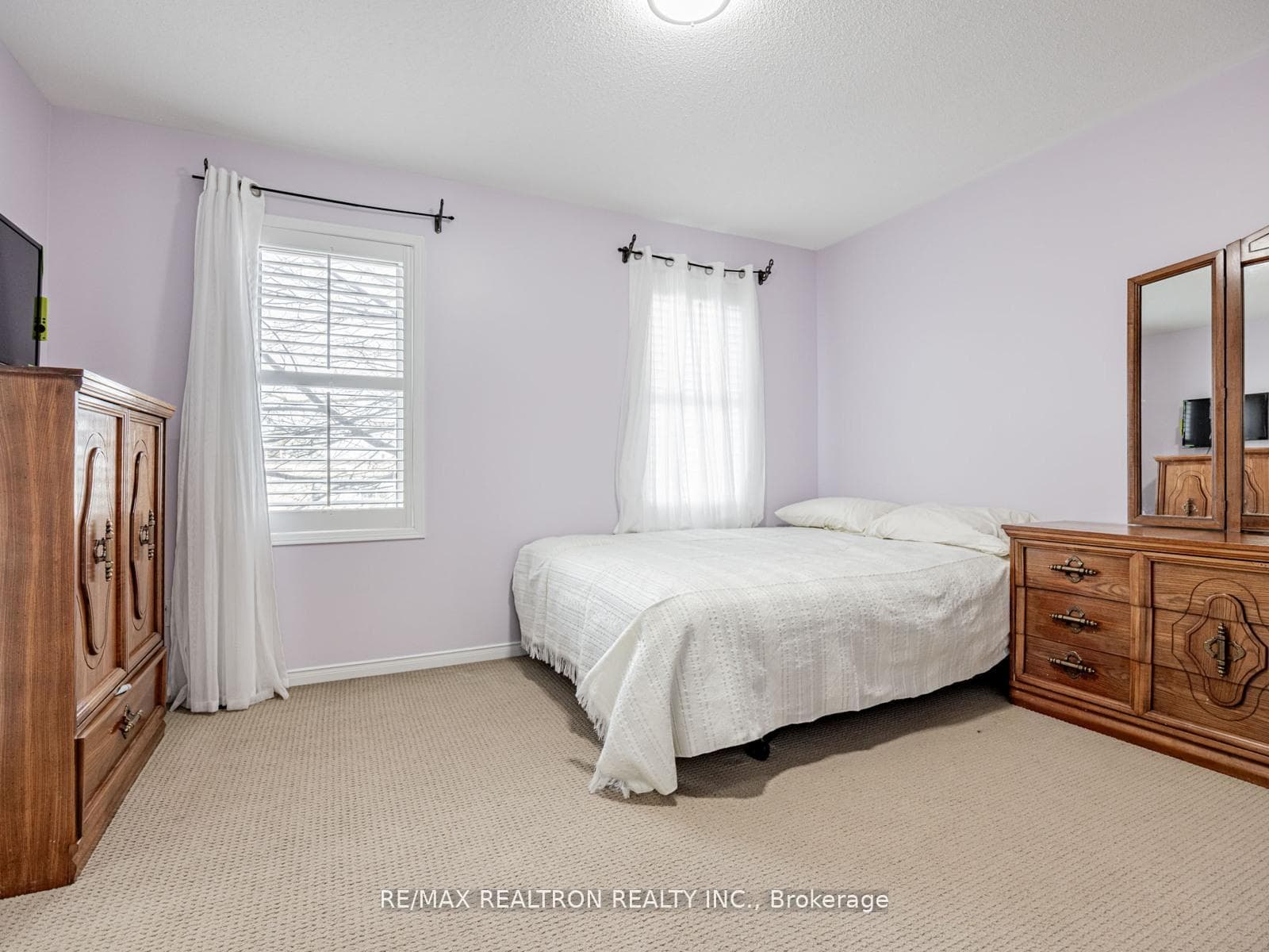 15D Overlea Boulevard photo 16