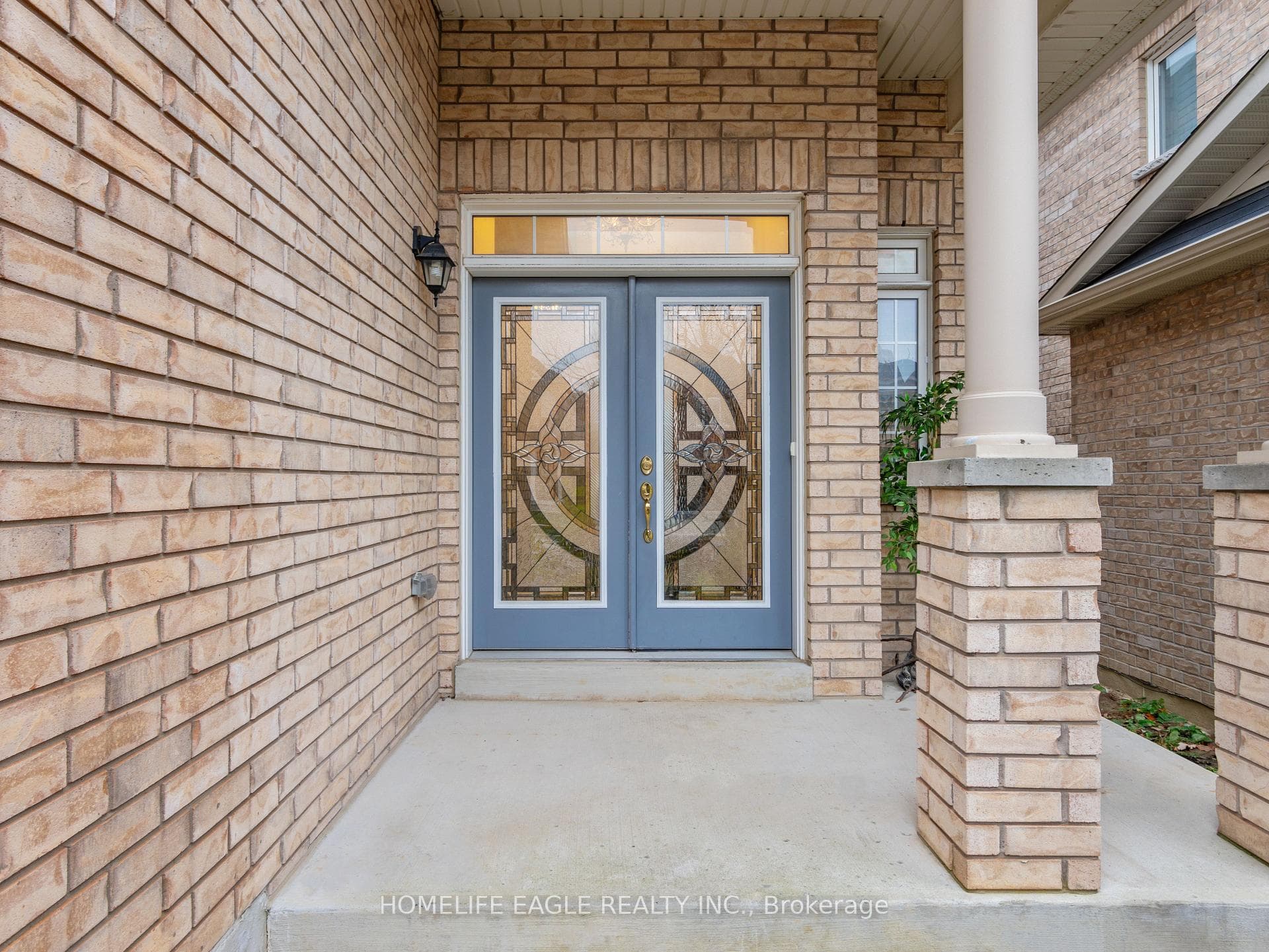 107 Herefordshire Crescent photo 3