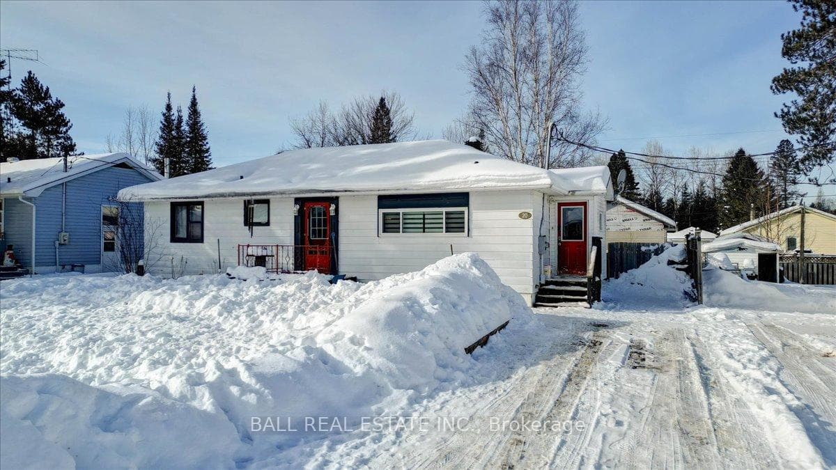 20 Great Oak Street photo 1