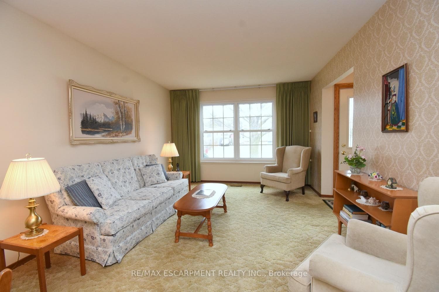 24 Grenoble Road photo 13