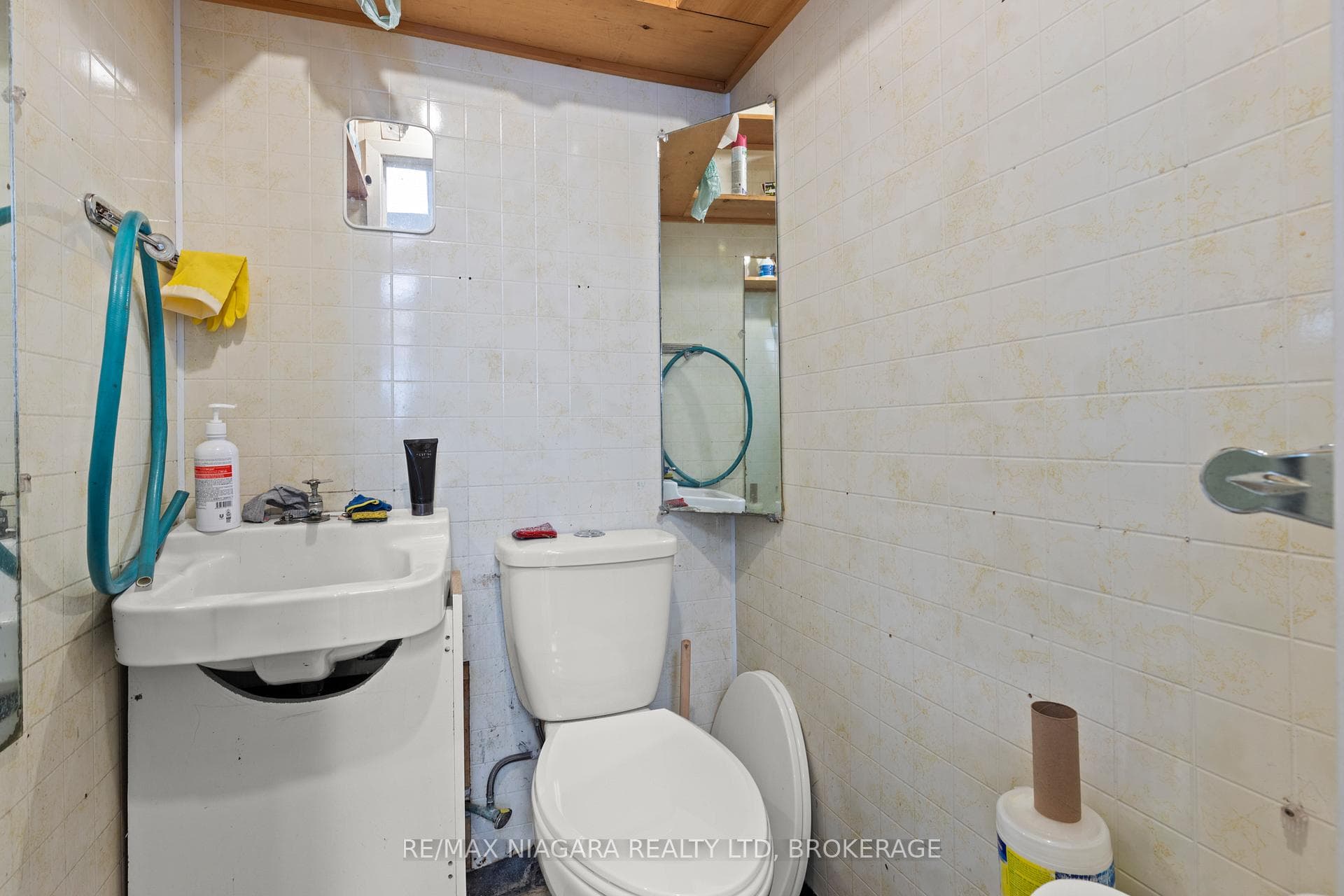 1530 NIAGARA STONE Road photo 14