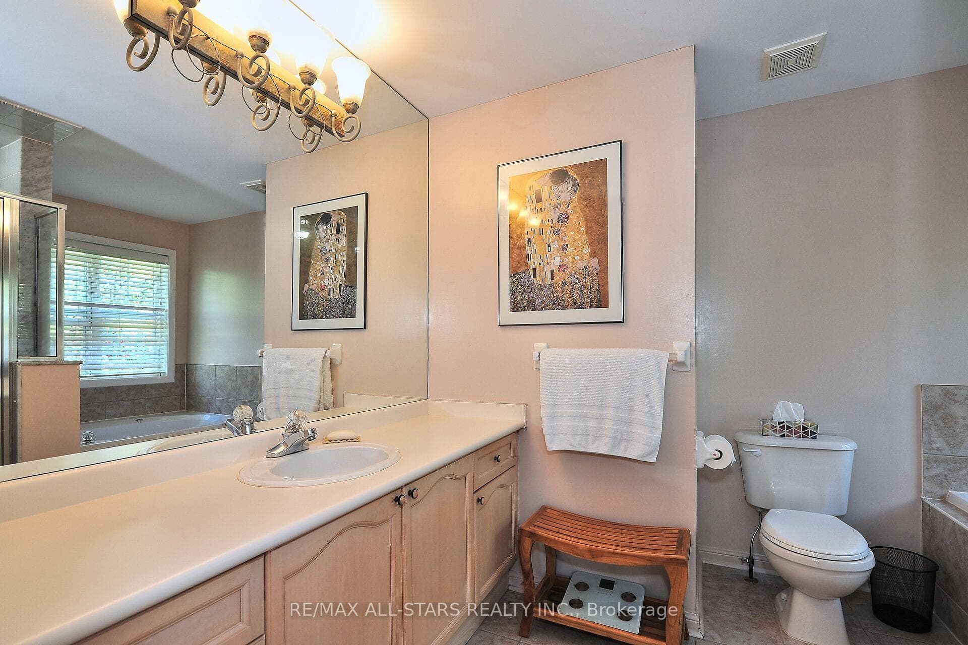1 Almira Avenue photo 16