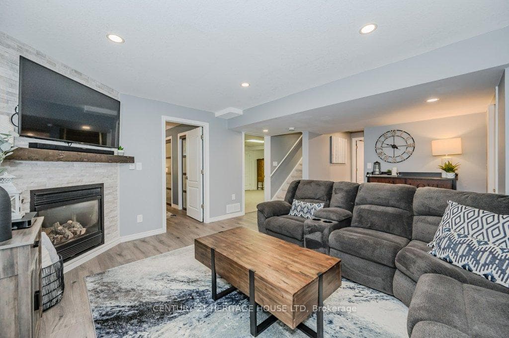 5776 7th Line photo 25