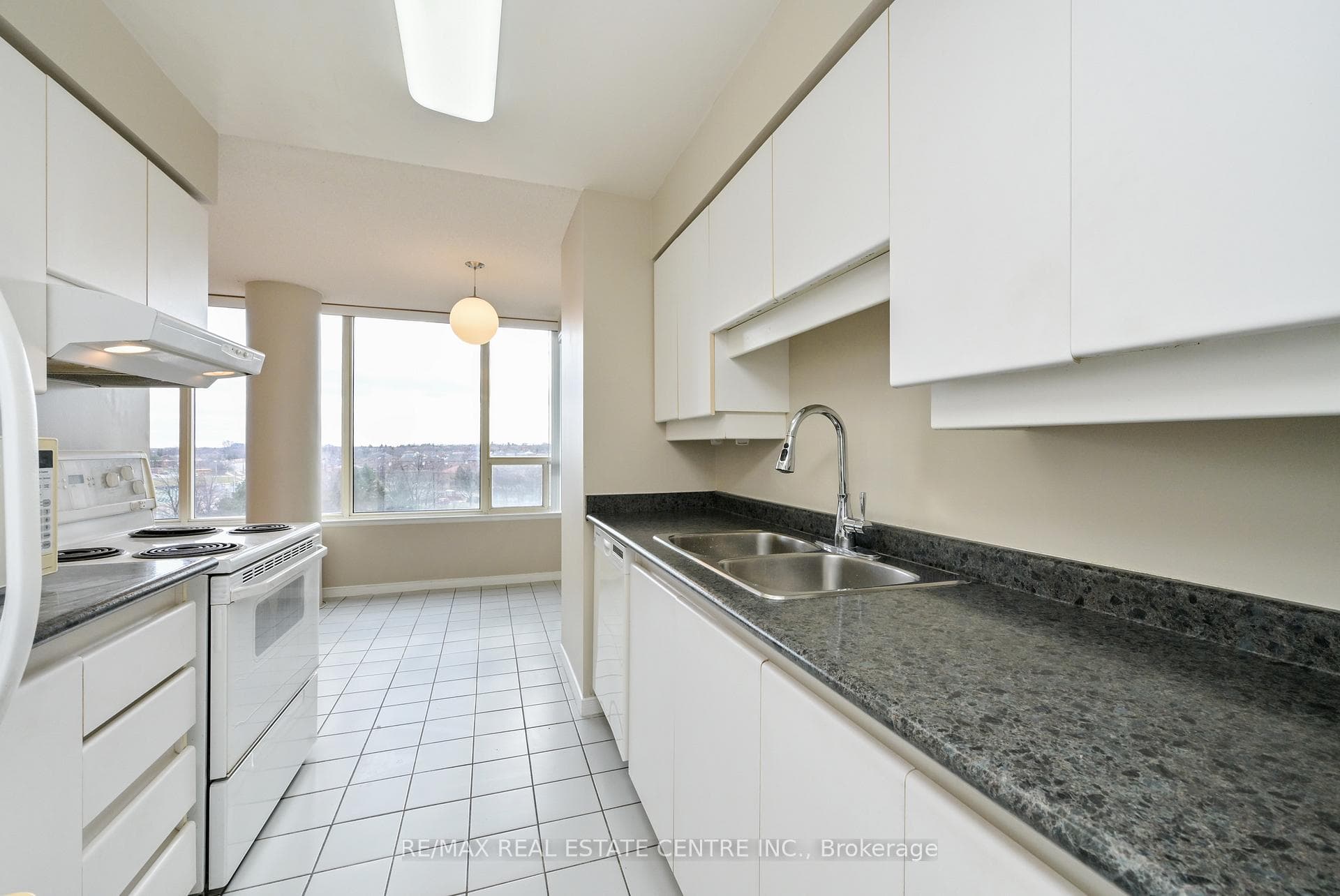 330 Rathburn Road Unit #609 photo 5
