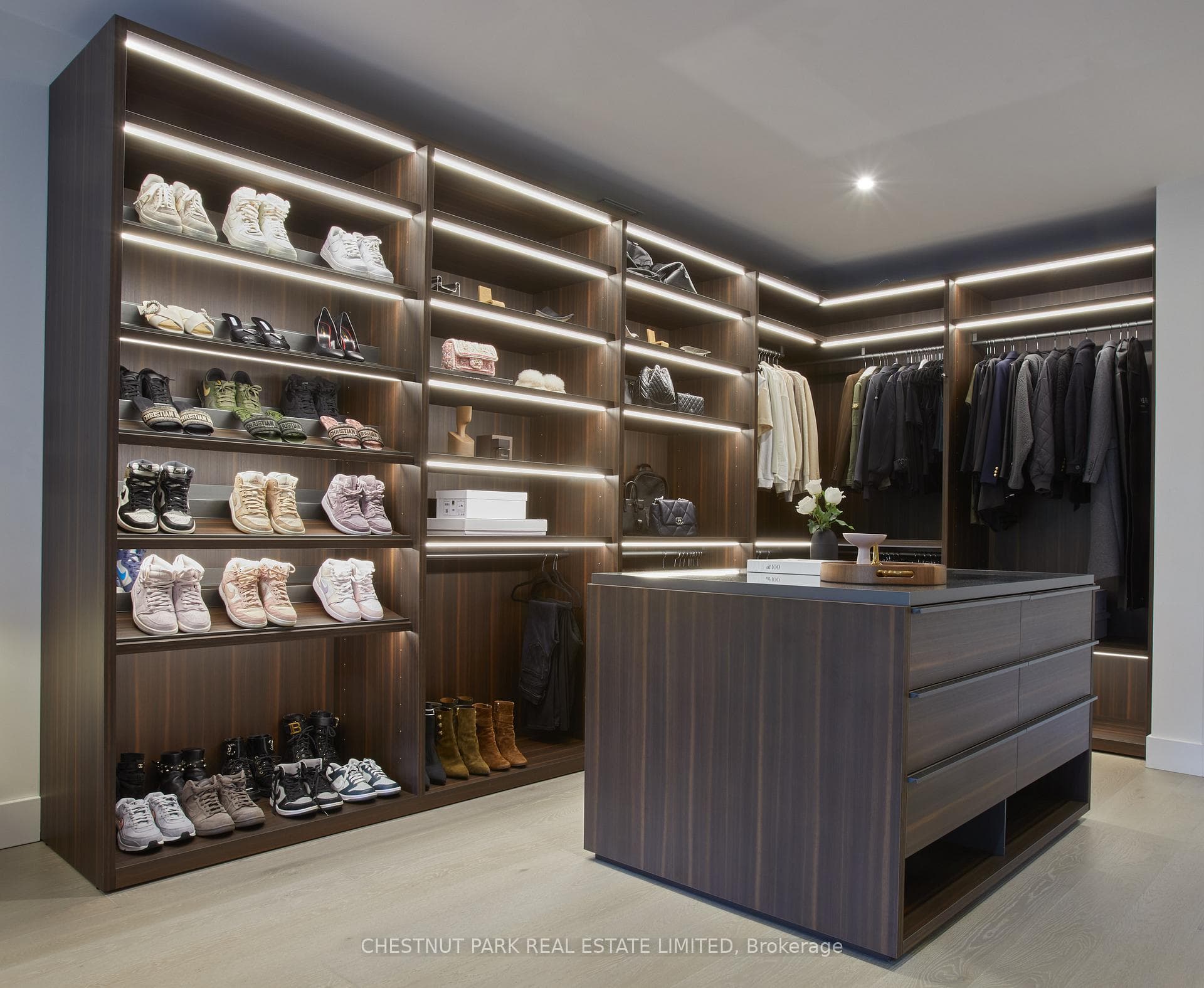 Walk in closet with butler unit