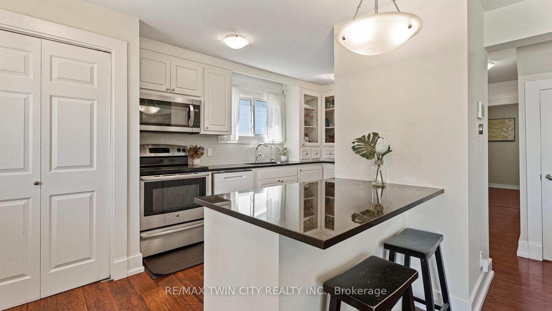 7 Winston Avenue photo 18
