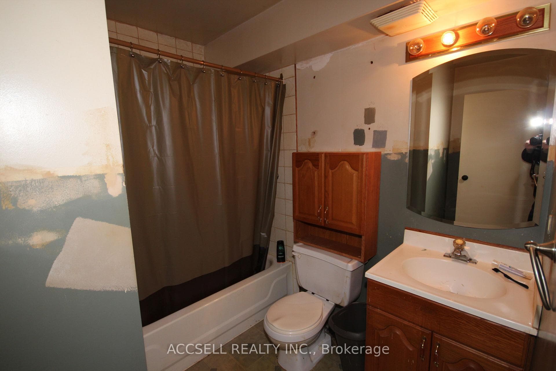 731 Deveron Crescent Unit 111 photo 6