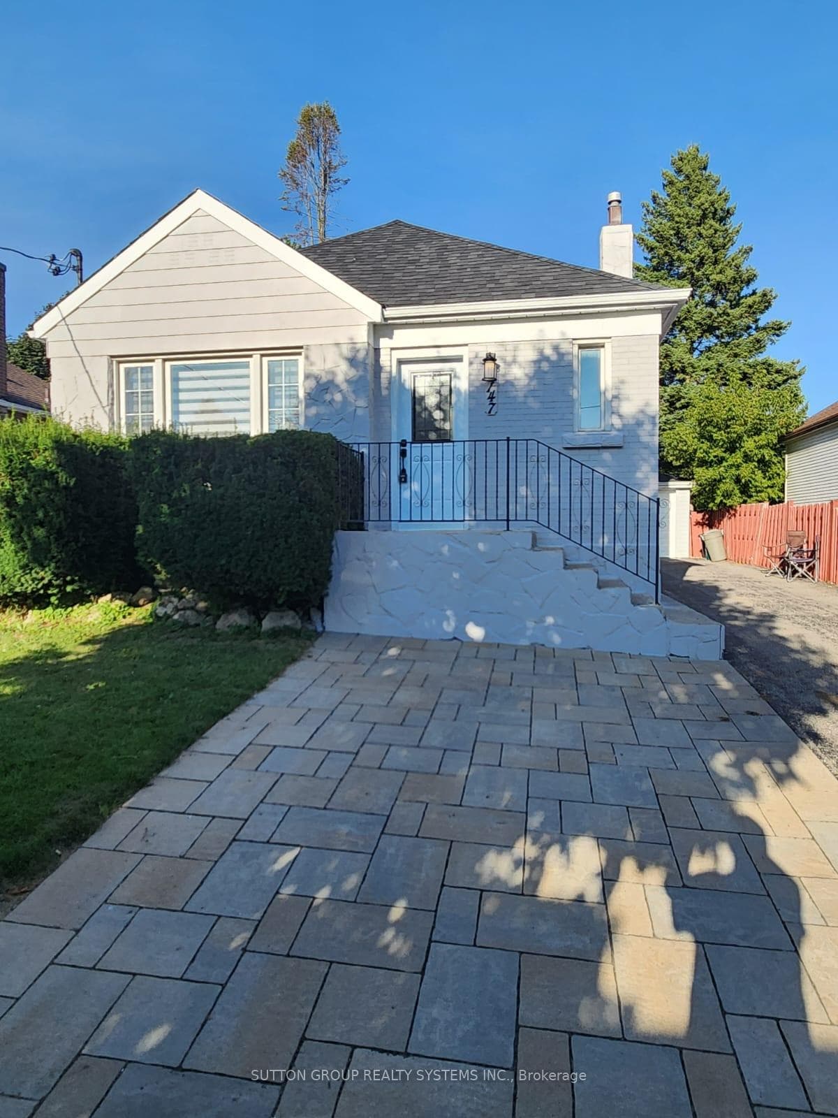 147 Lasalle Avenue photo 1