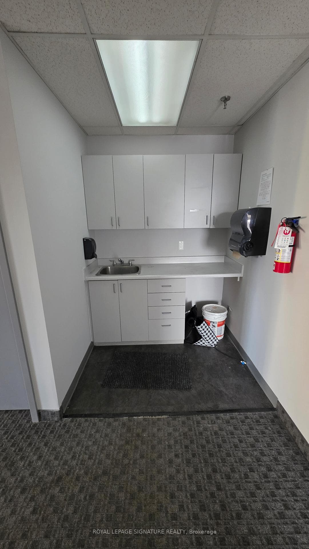 237 Romina Road Unit 3 photo 5