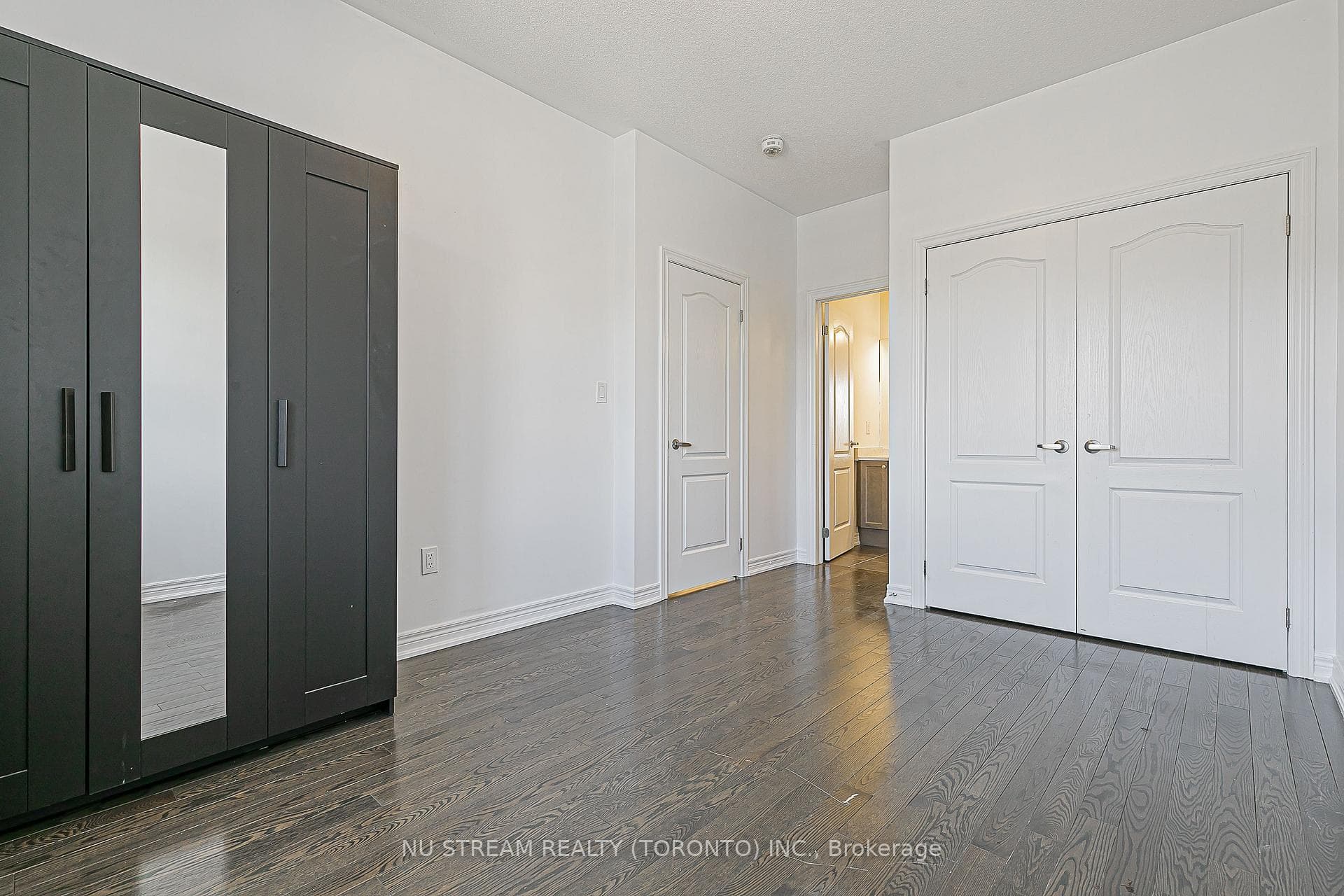 194 Paradelle Drive photo 35