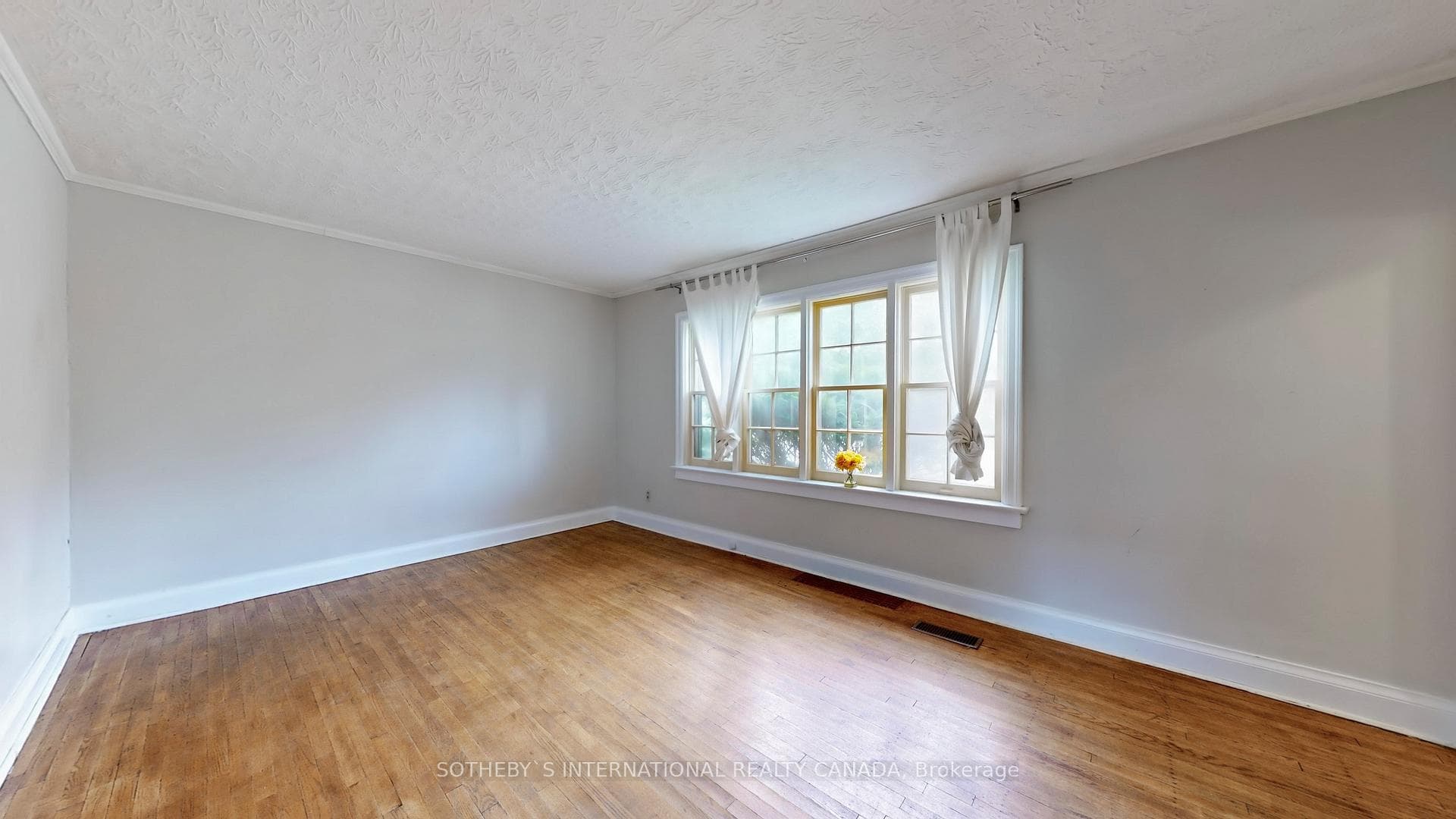 149 Avondale Avenue photo 15