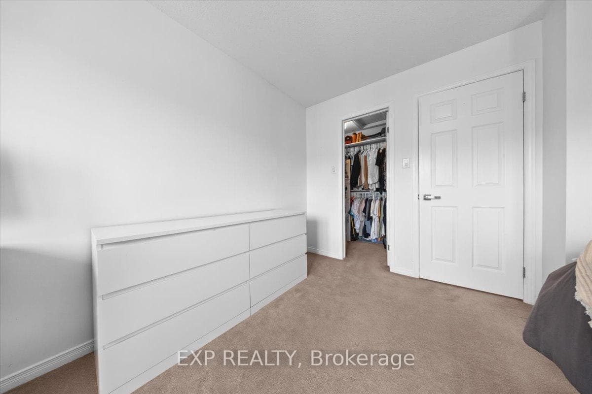 36 Yorkville Street photo 20