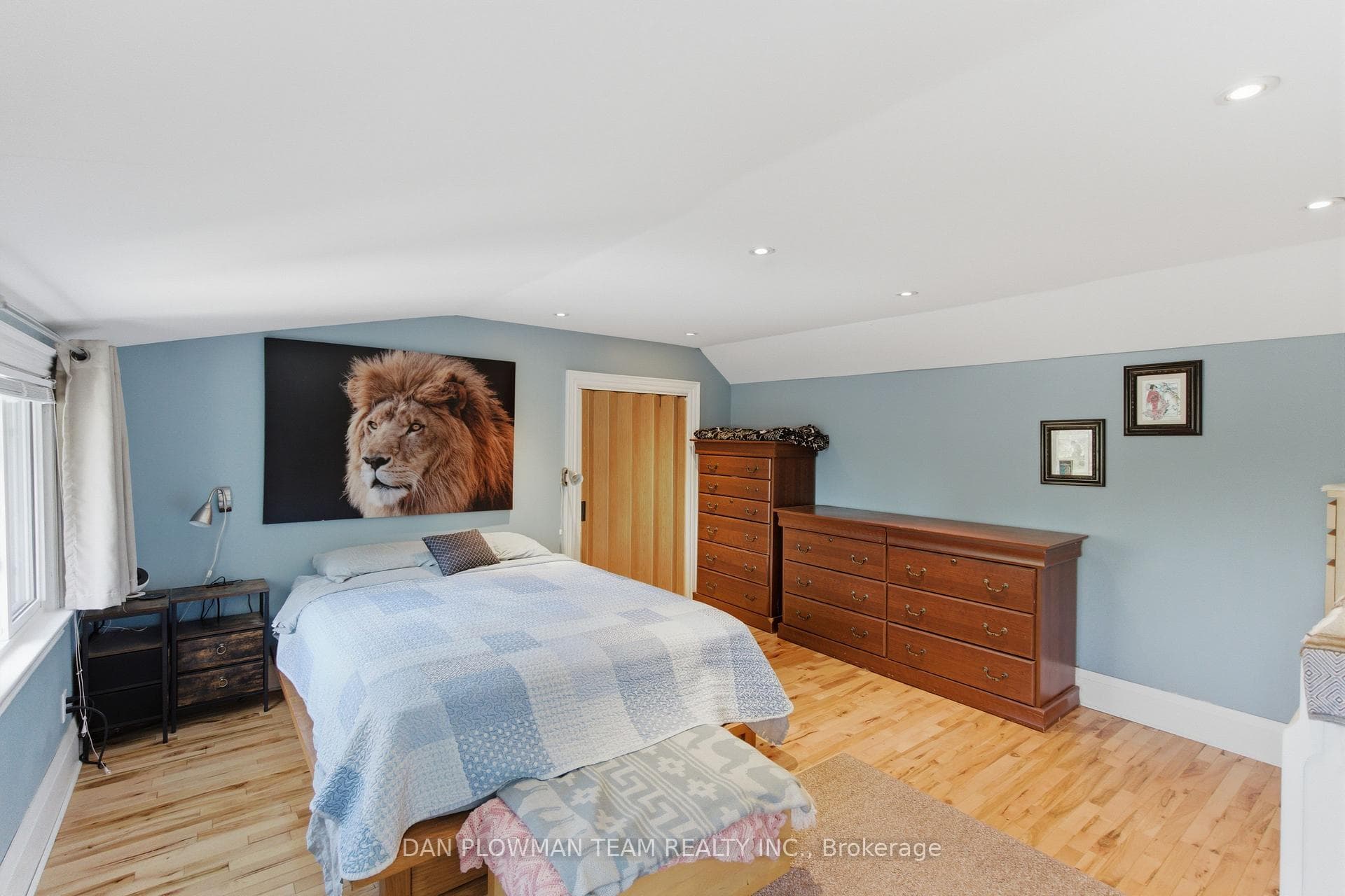 678 King Street photo 24